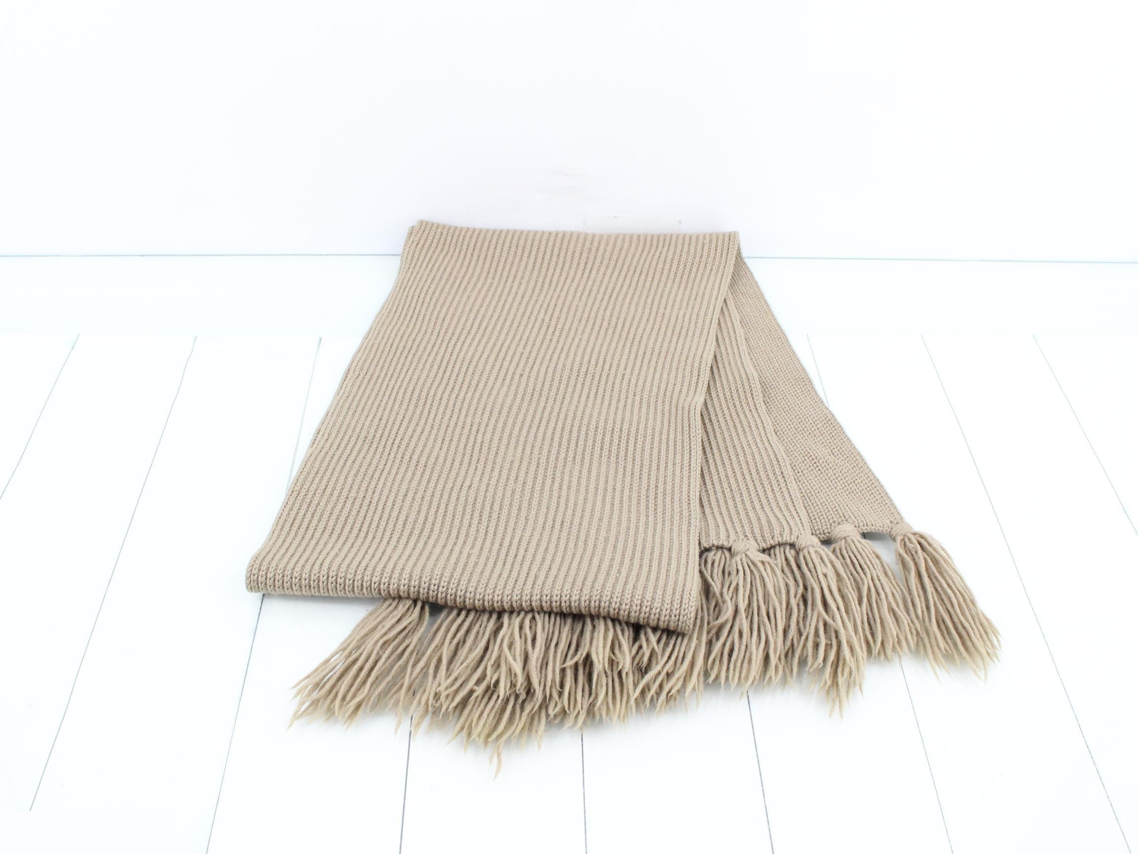 Knitted scarf with fringe, beige tones. — view 3
