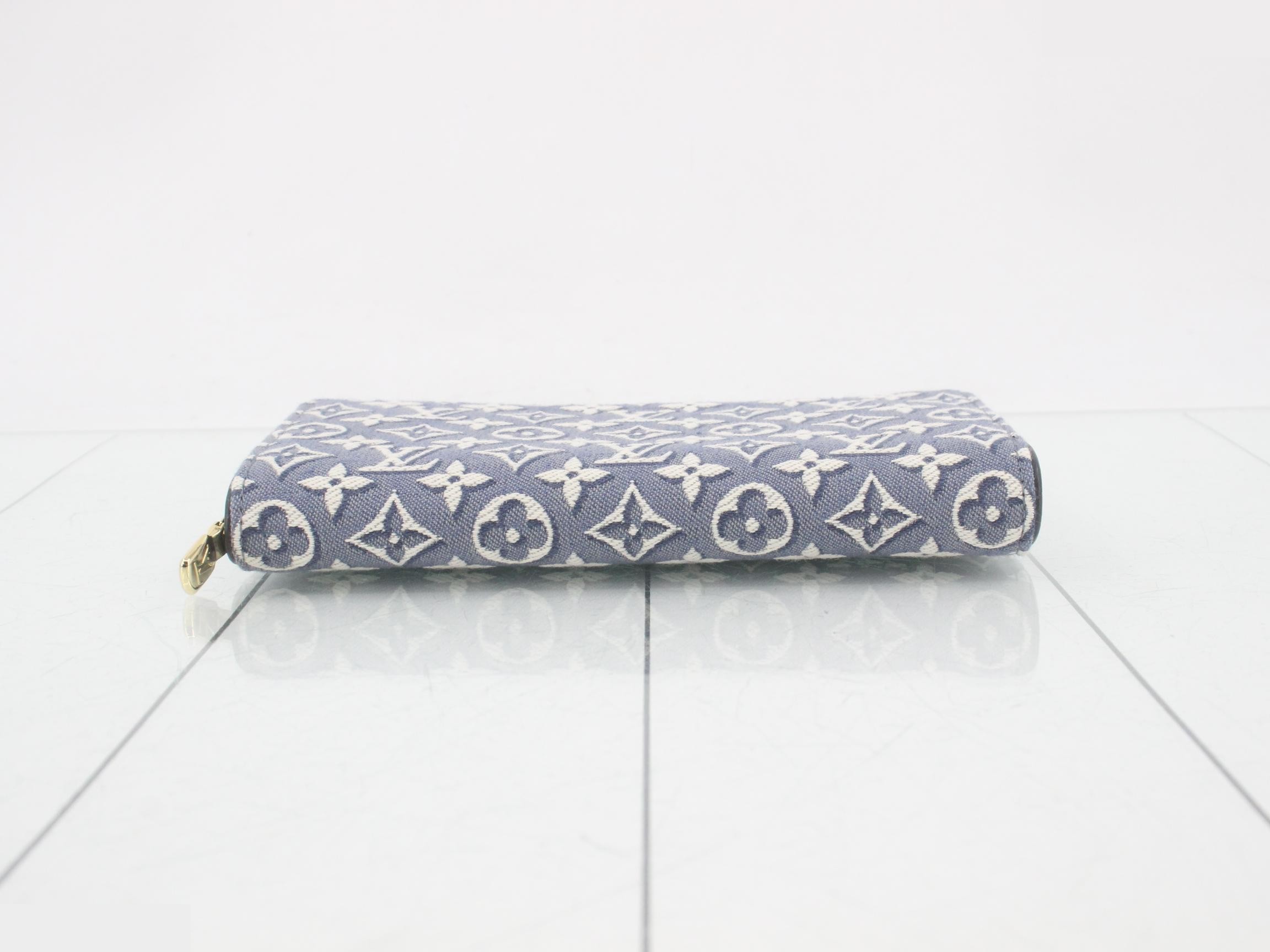 Zippy Wallet Signature — view 3