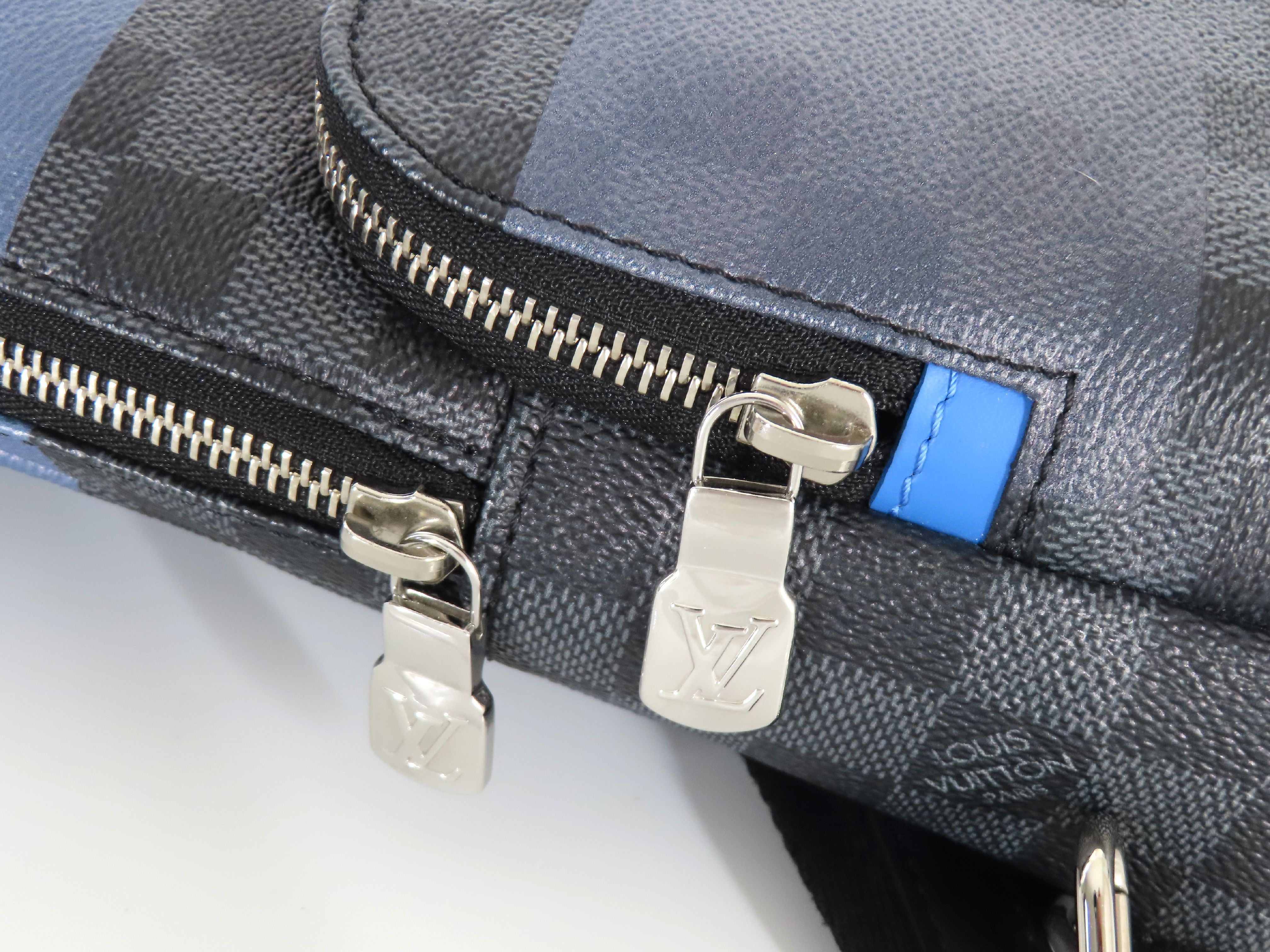 Damier Giant Avenue Sling Bag N40404 Waist Bag — view 9