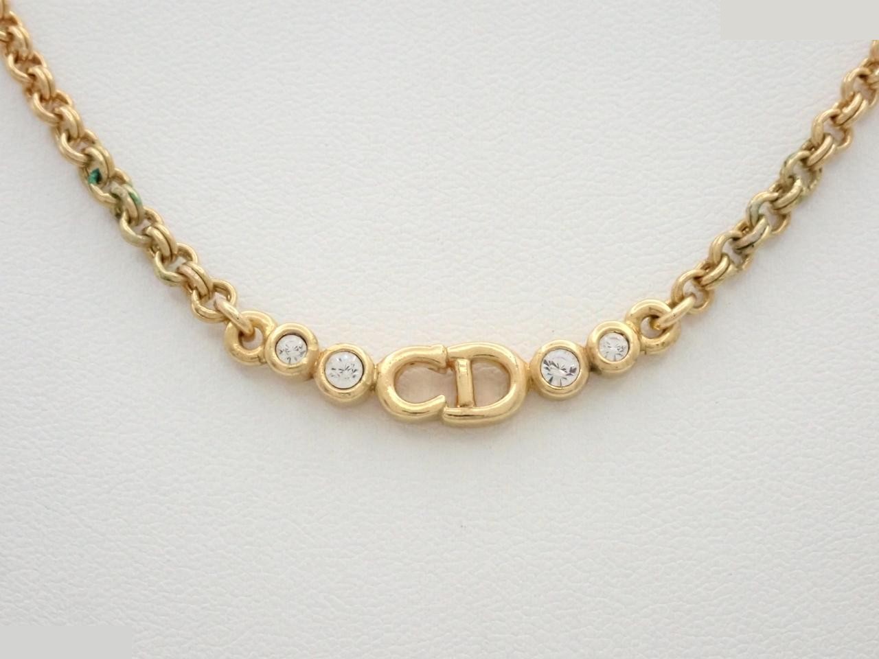Necklace, chain approximately 44cm