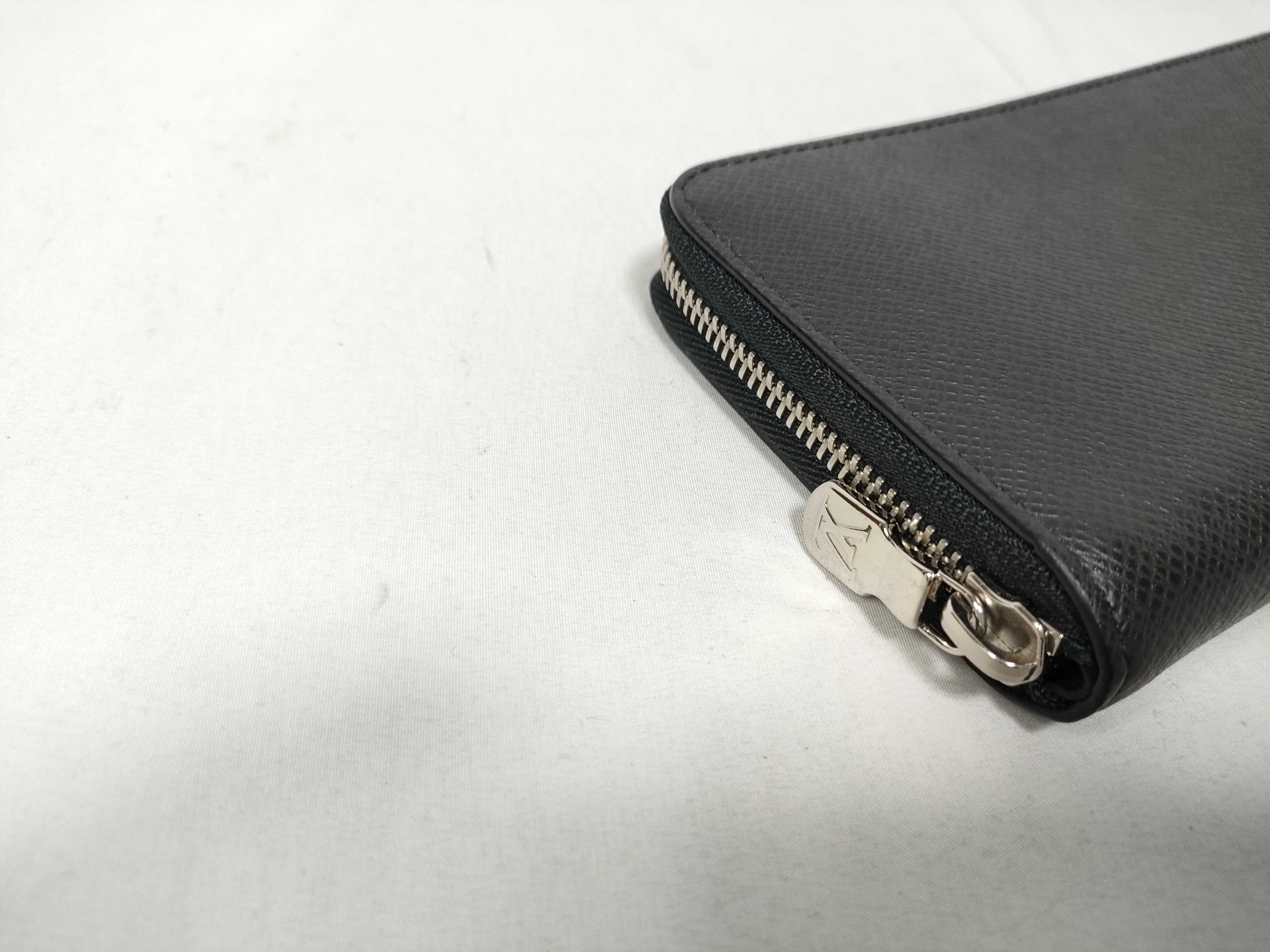 Taiga Leather Long Wallet (Black) — view 6