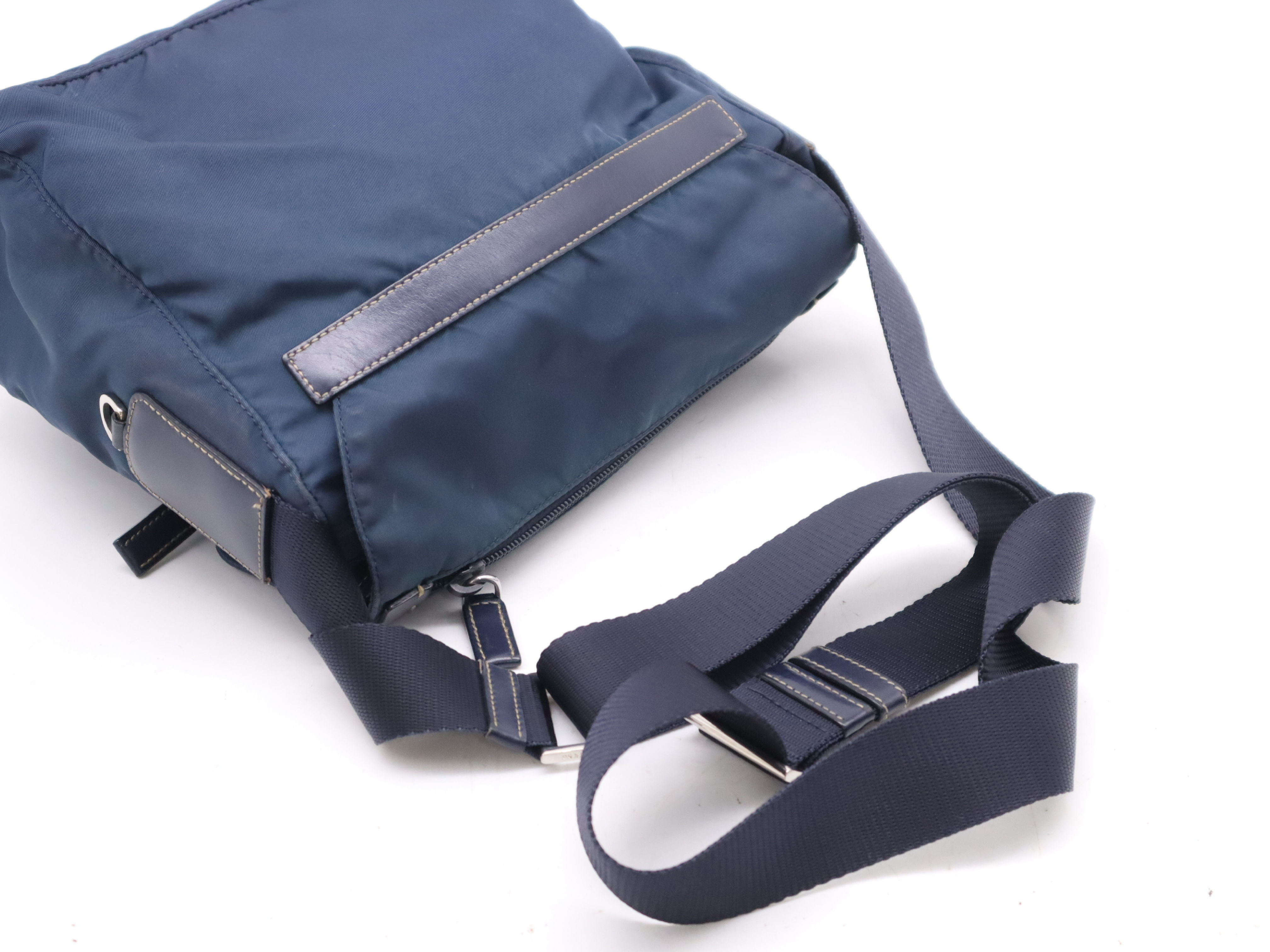 nylon triangle logo shoulder bag navy SV metal fittings storage bag included shoulder bag — view 6