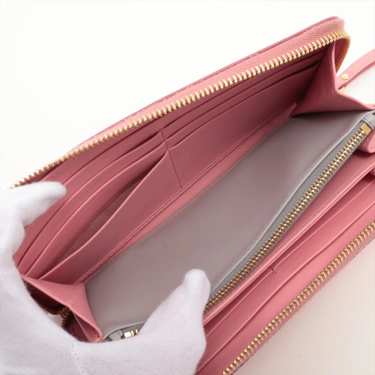 5ML506 Leather Round Zip Wallet Pink — view 4