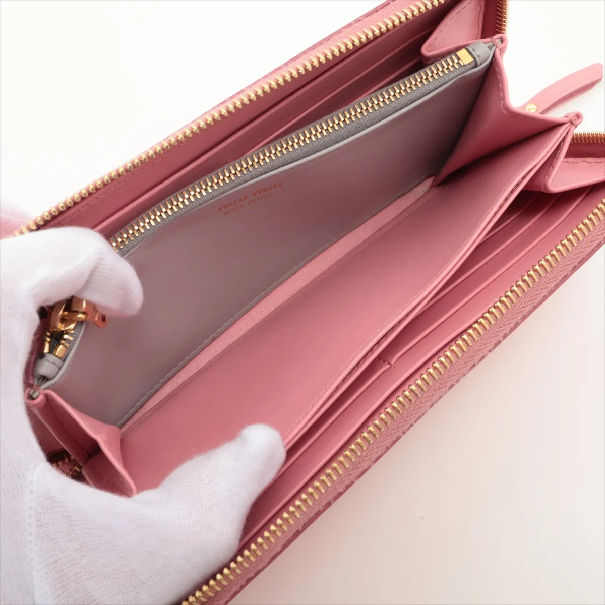 5ML506 Leather Round Zip Wallet Pink — view 5