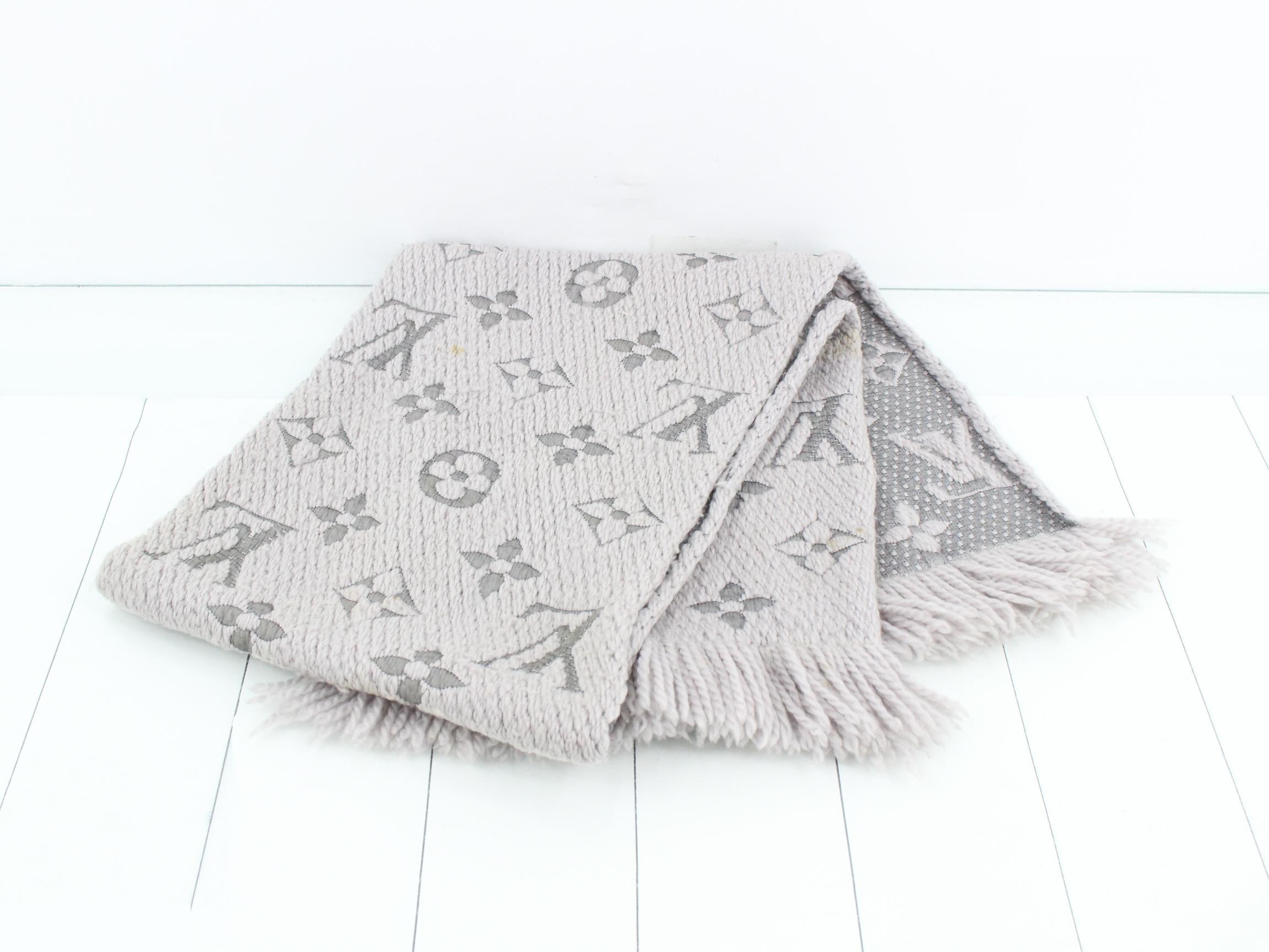 M74742 Echarpe Logomania Gris Perle — view 3