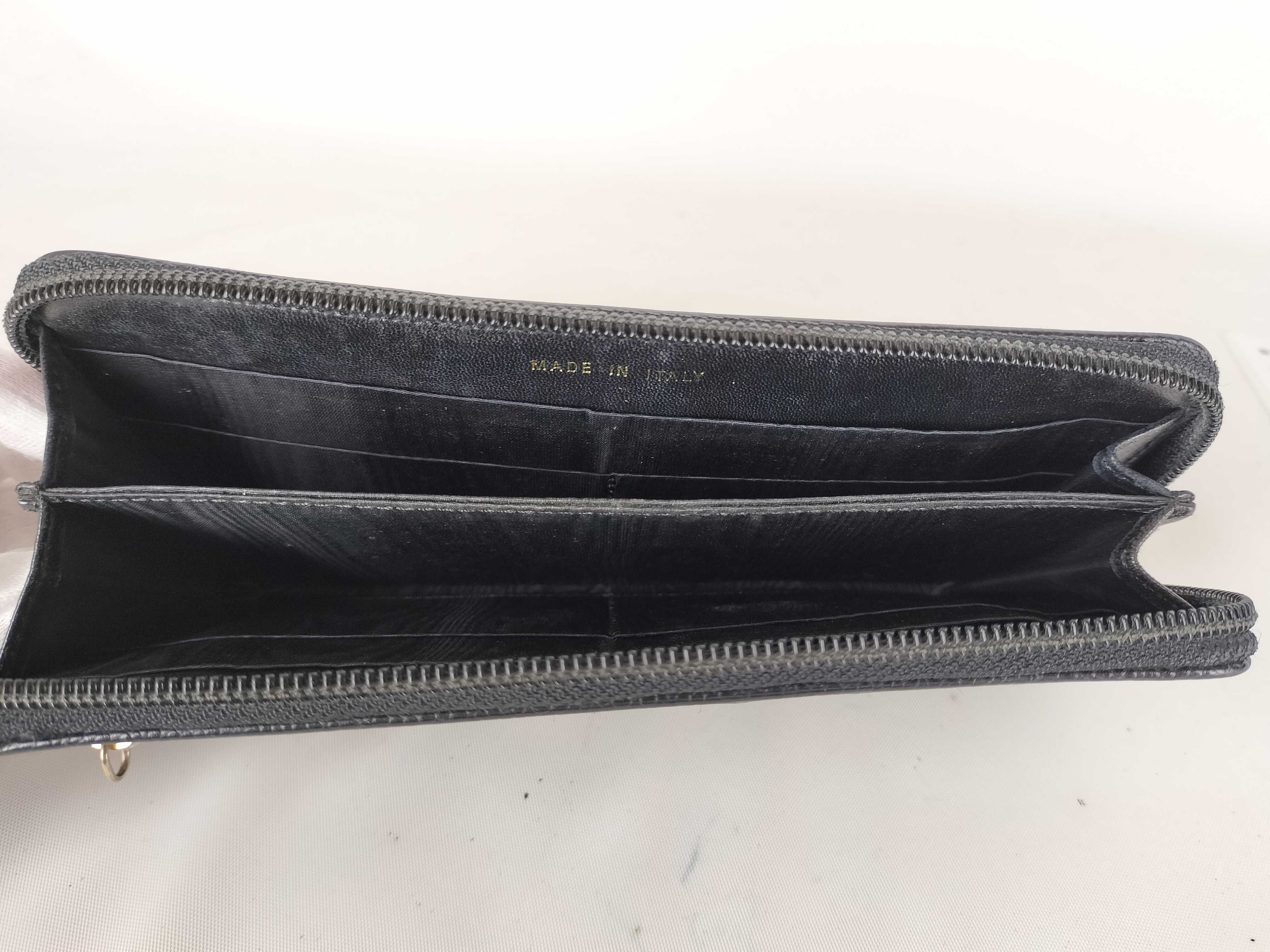 Caviar Coco Round Wallet (Partially missing hardware) — view 7