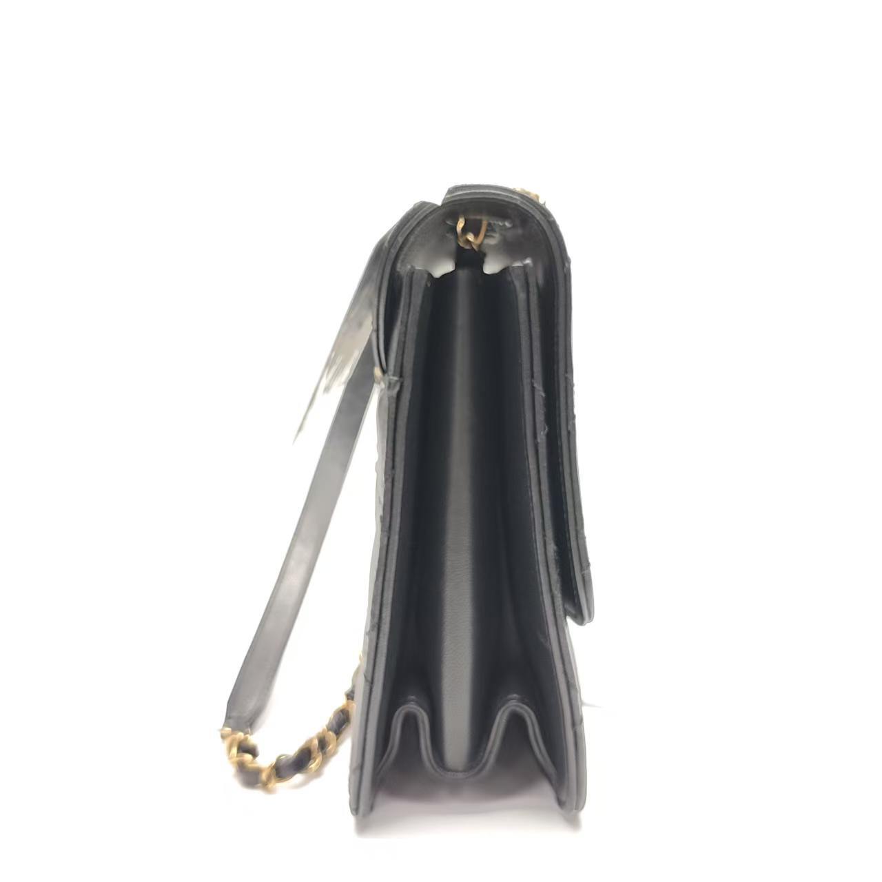 【*Shipped from: China*】CHANEL Leather Shoulder Bag — view 4