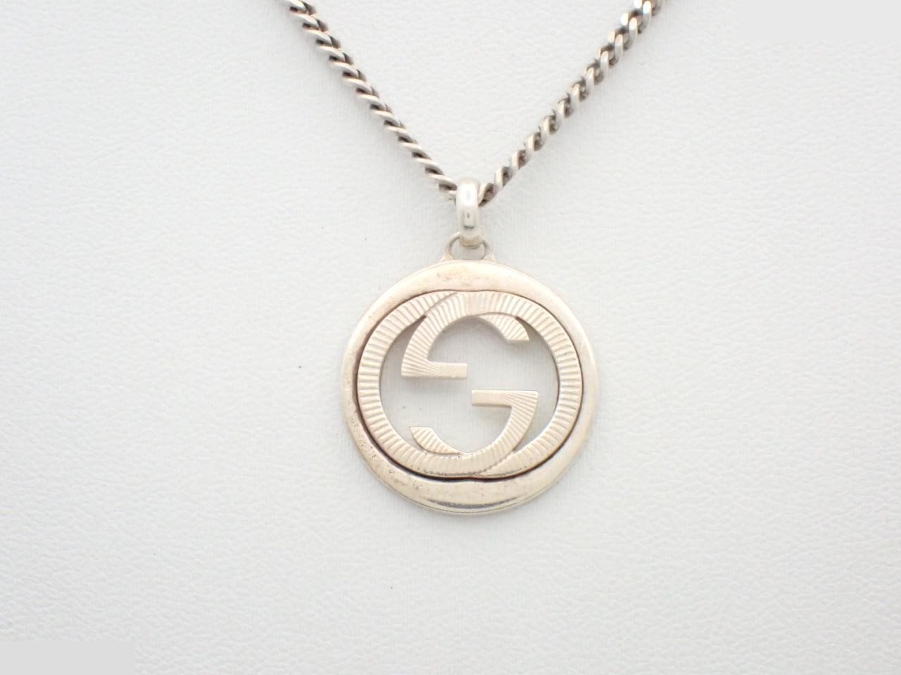 Interlocking design, sterling silver (925), 16.8g, neck circumference approximately 61cm