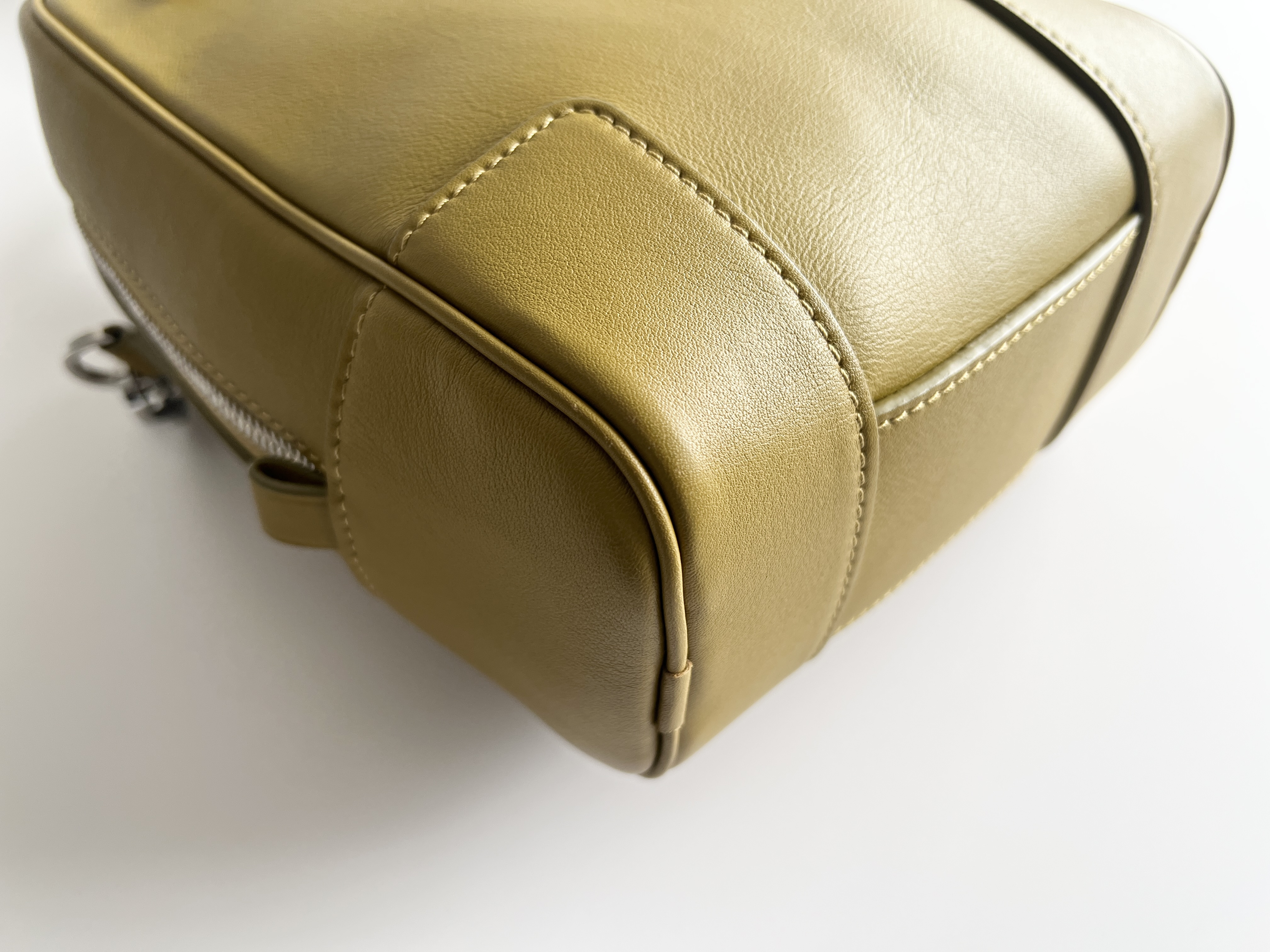 Amazona 15 Anagram Logo Leather 2-way Handbag Shoulder Bag — view 13