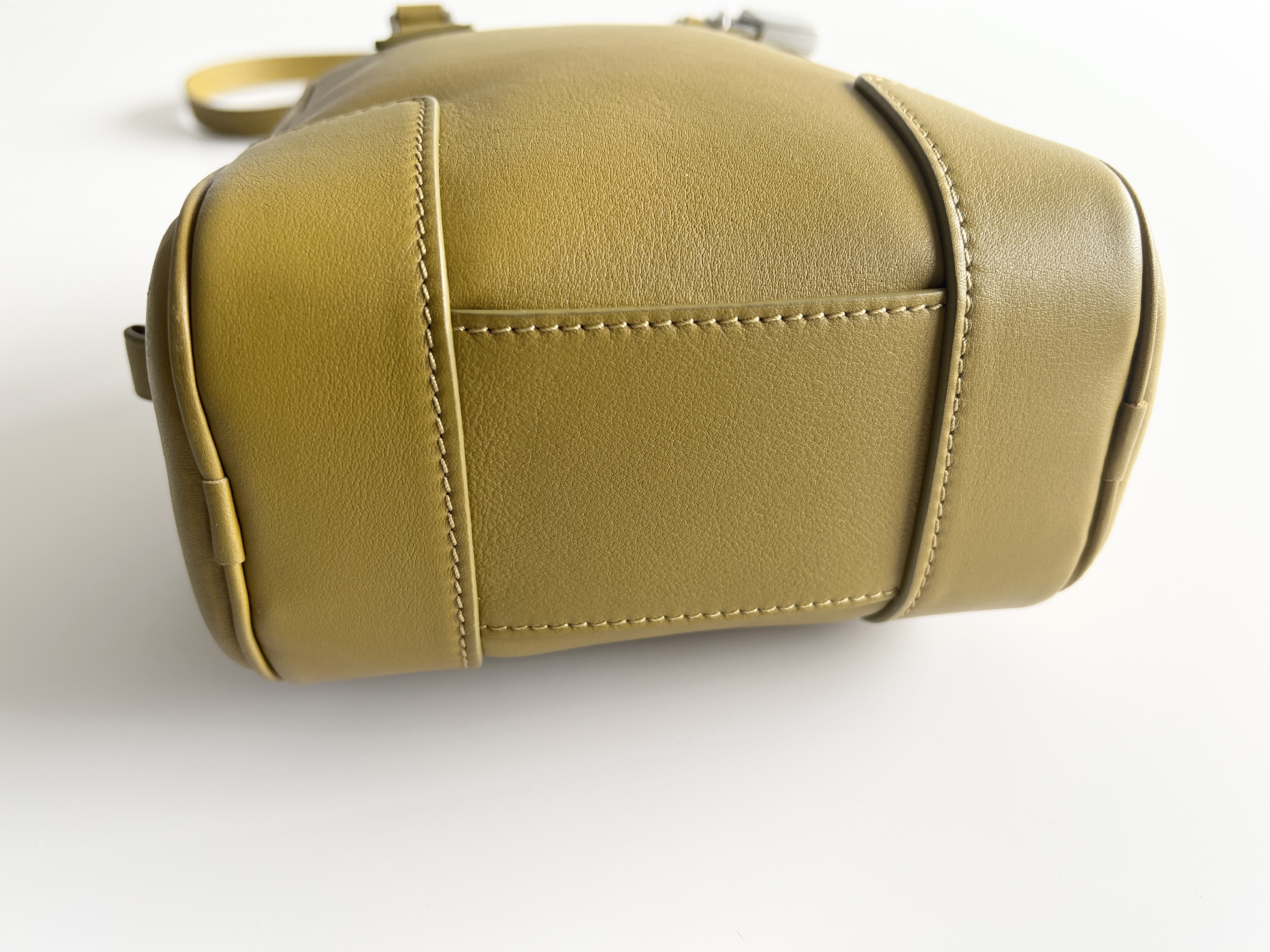 Amazona 15 Anagram Logo Leather 2-way Handbag Shoulder Bag — view 15