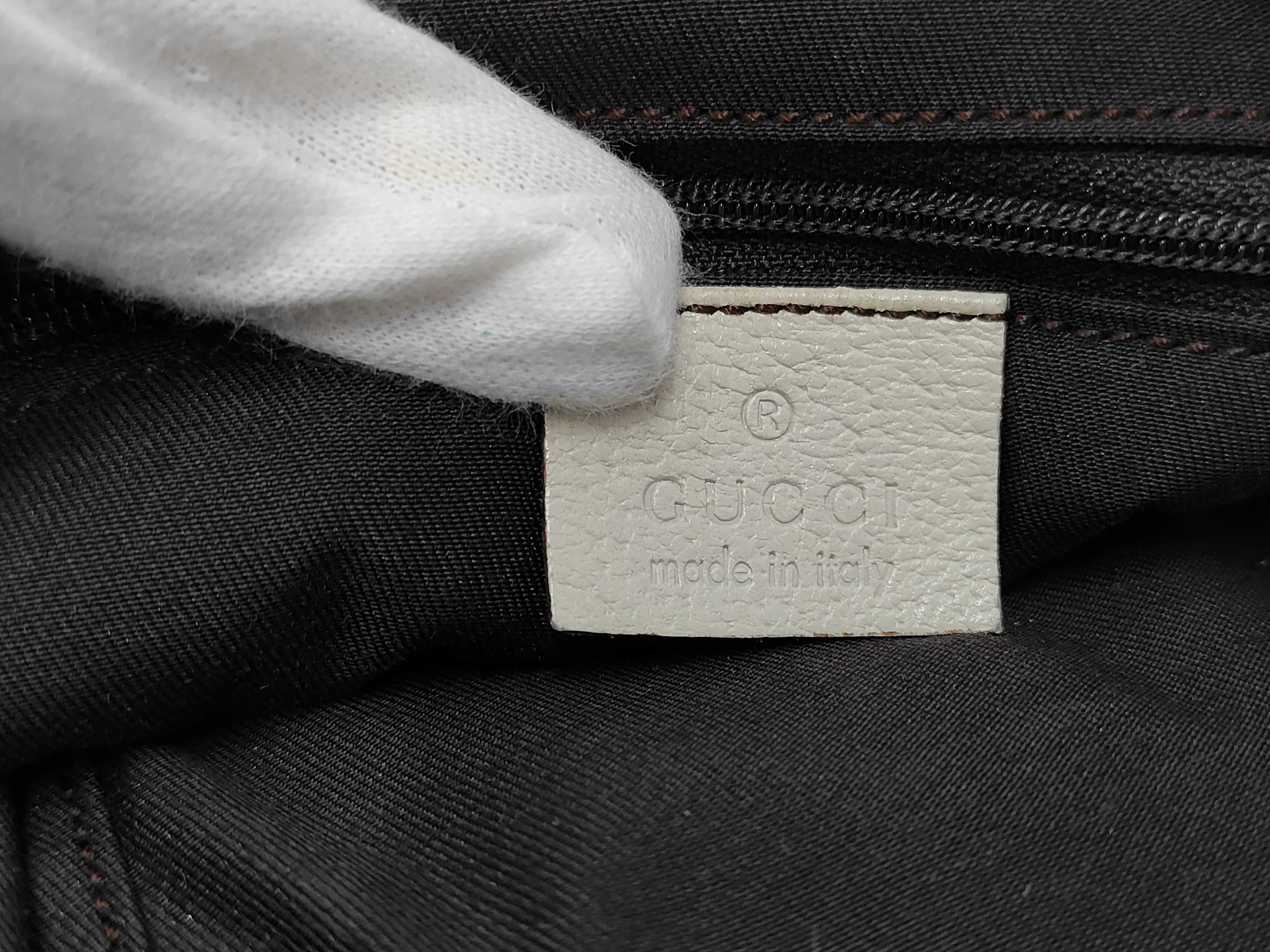 GG Canvas One-Shoulder Bag, White Leather. *Leather shows some wear and stains. Item Number: 121023.204991 (Handbag) — view 9
