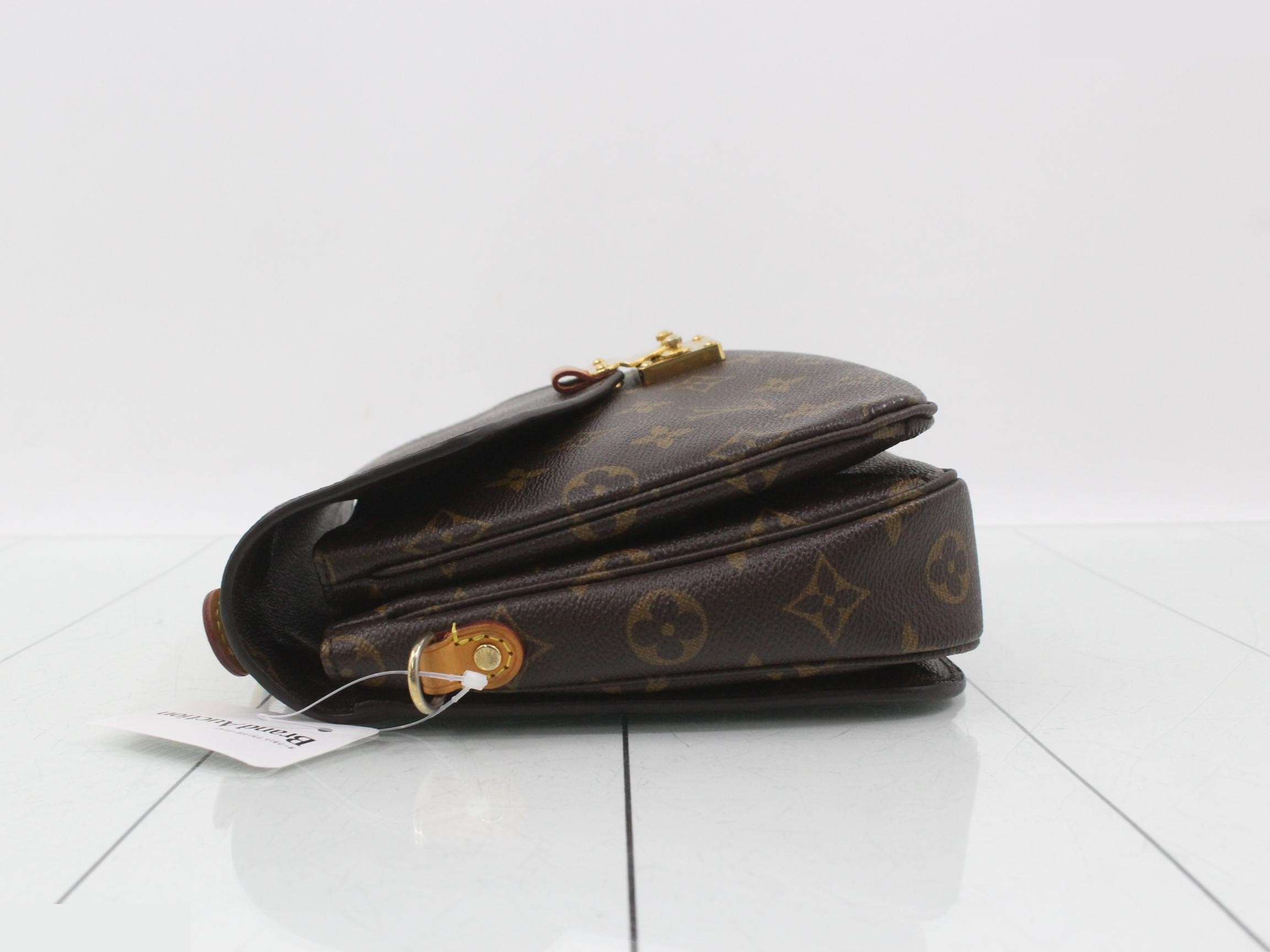 Monogram Pochette Metis MM 2-Way Handbag — view 4