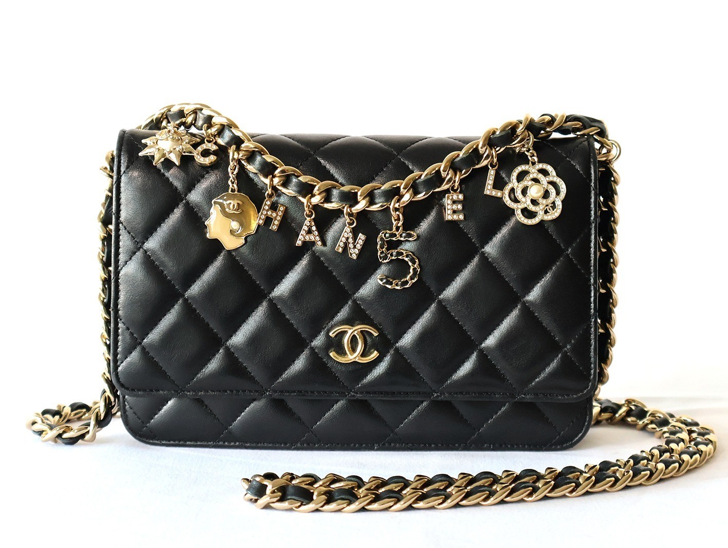 Lambskin Matelassé Charm Chain Wallet Shoulder Bag, Black