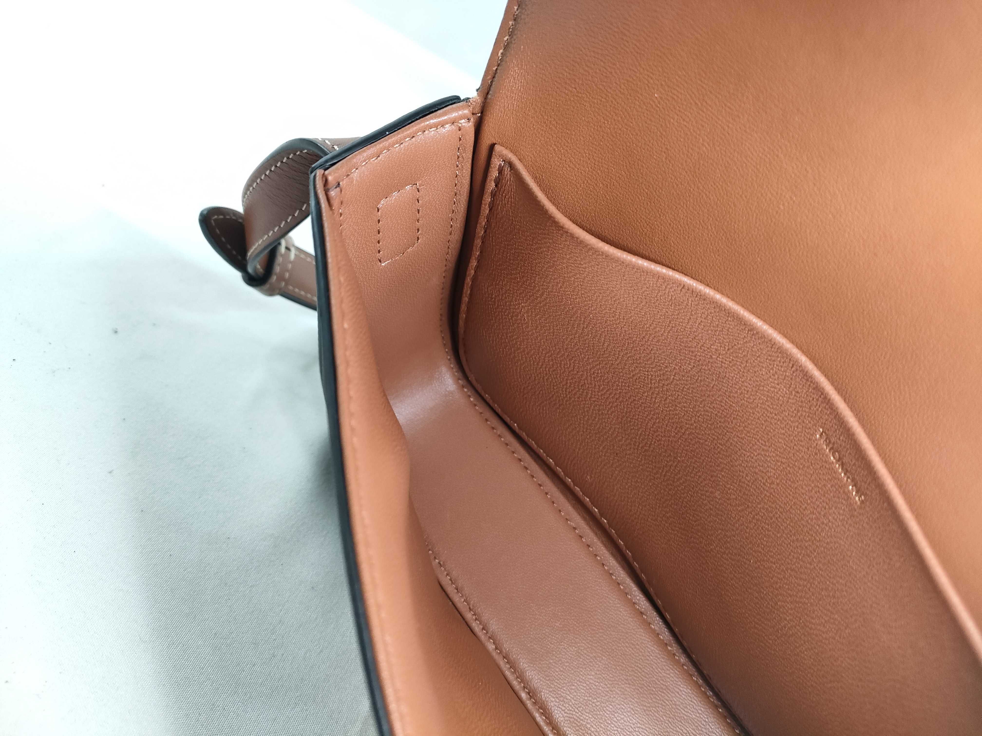 Triomphe Claude Shoulder Bag — view 11