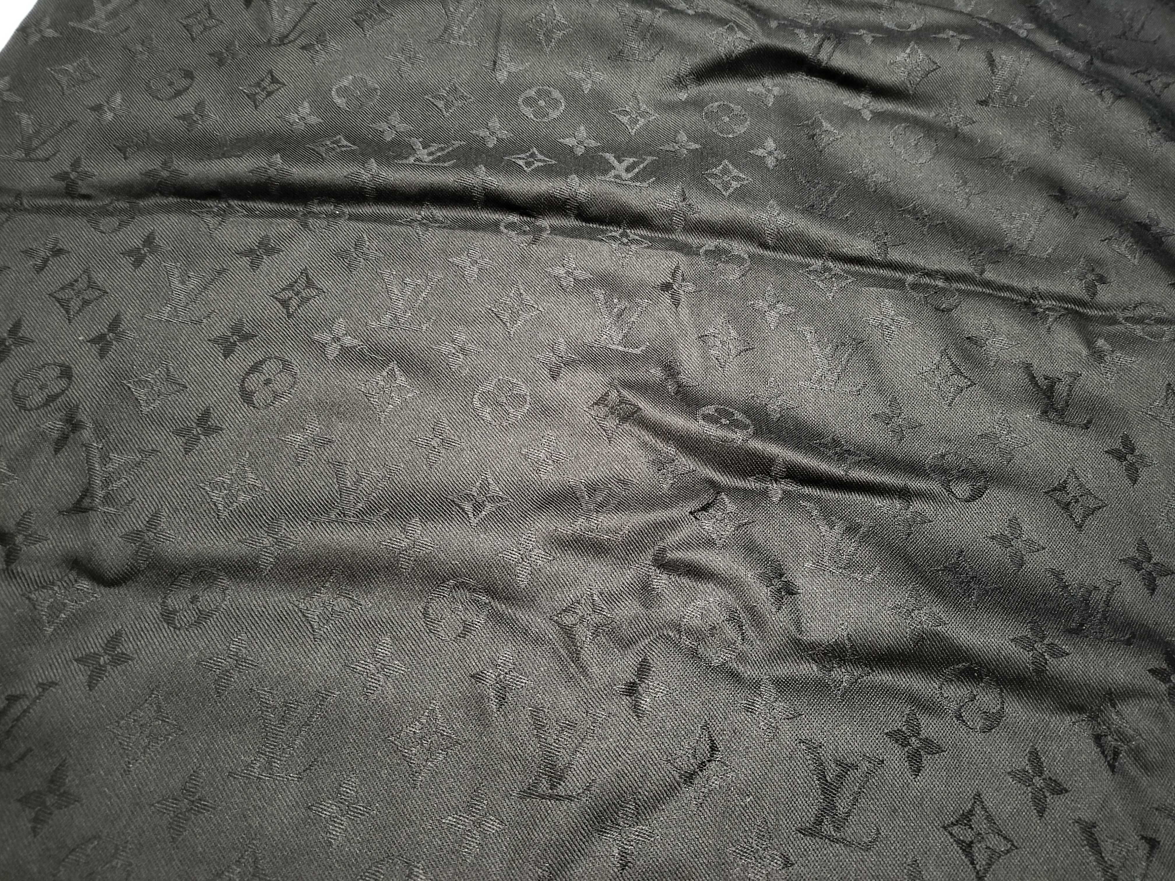 Monogram Stole M71329 (with tag) Other accessories — view 11