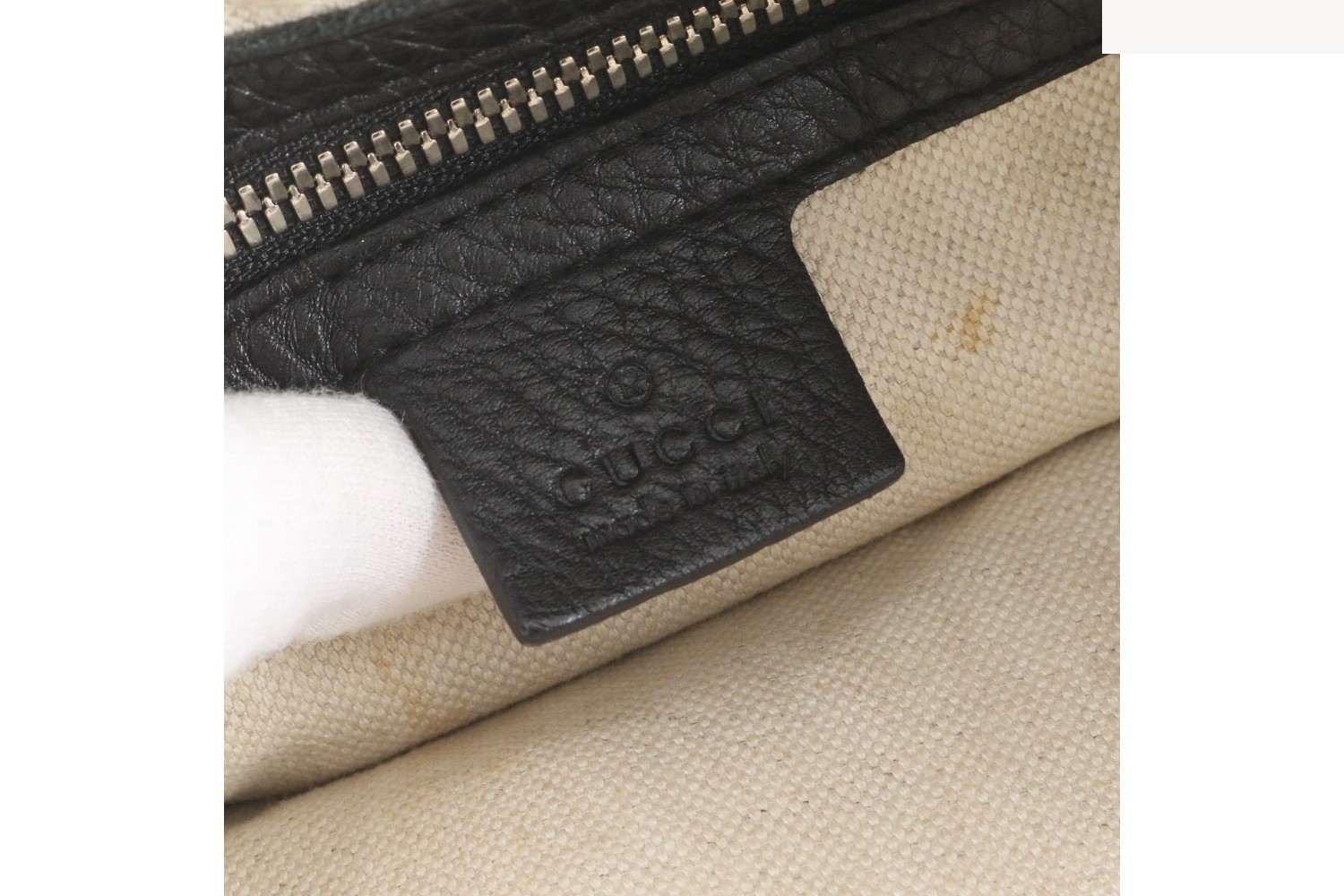 Soho Interlocking G 3222052 Leather Tote Bag — view 8