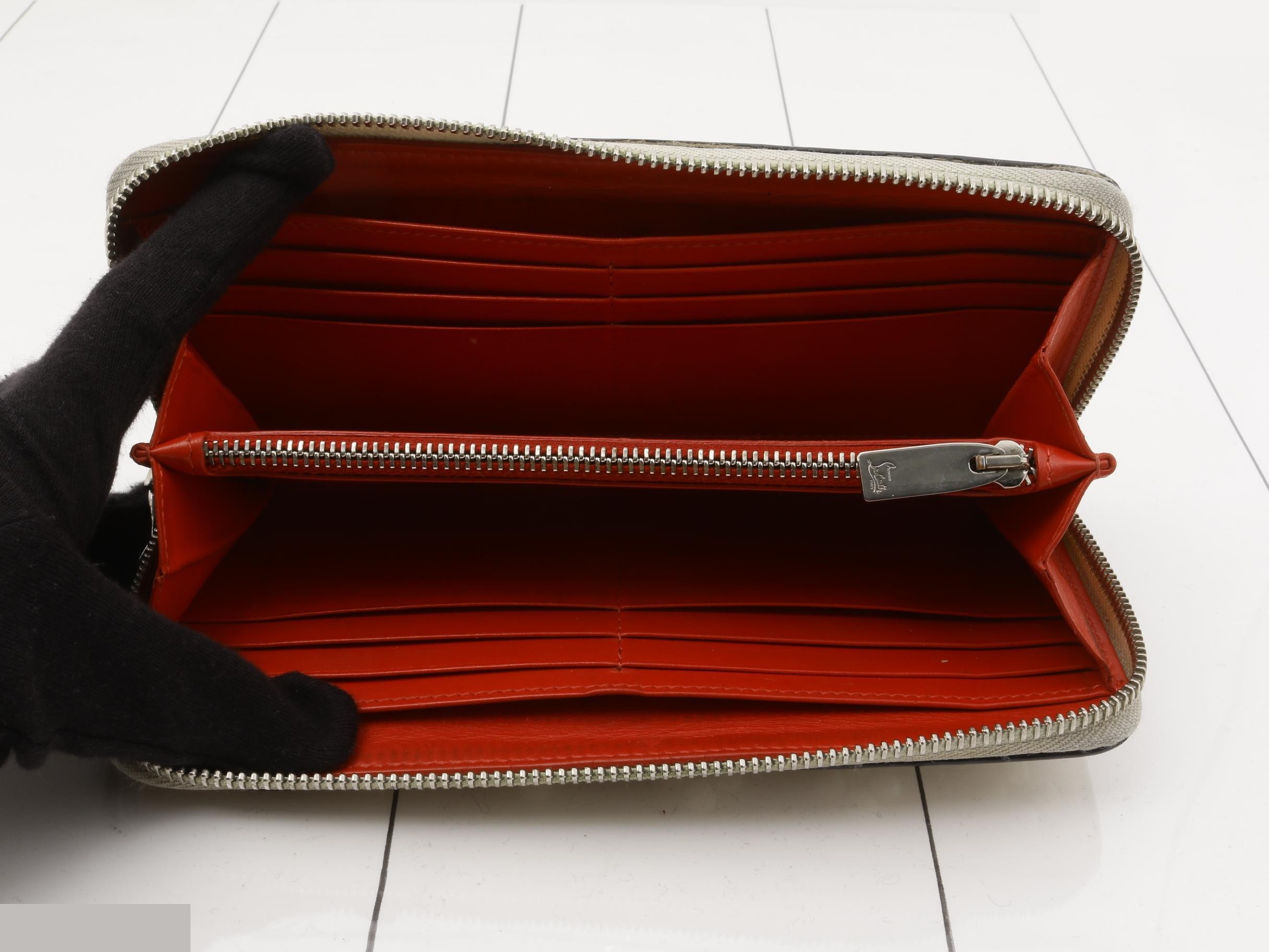 Other lines: Bags and Wallets — view 4