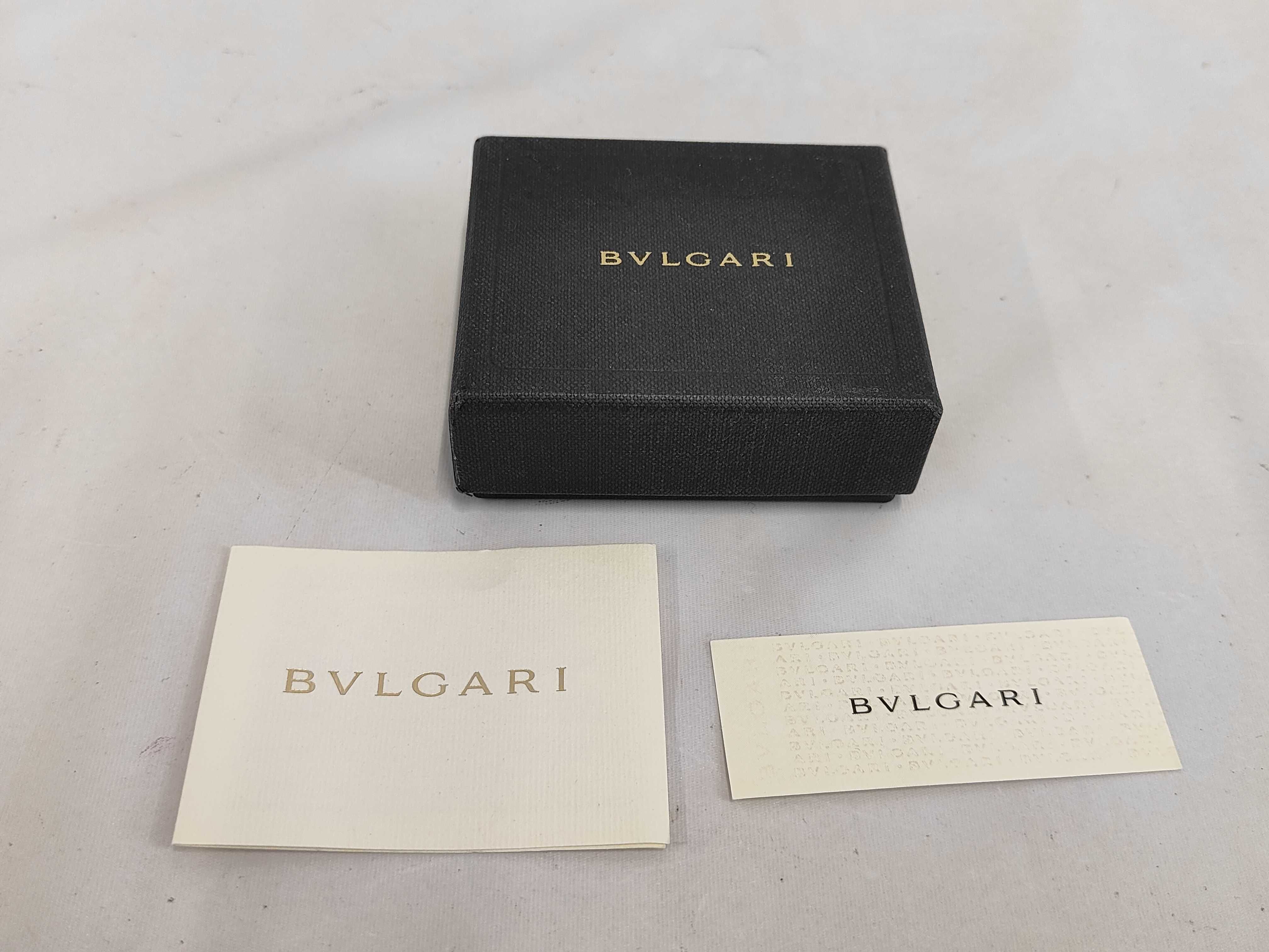 scarf ring, box, and other accessories — view 5