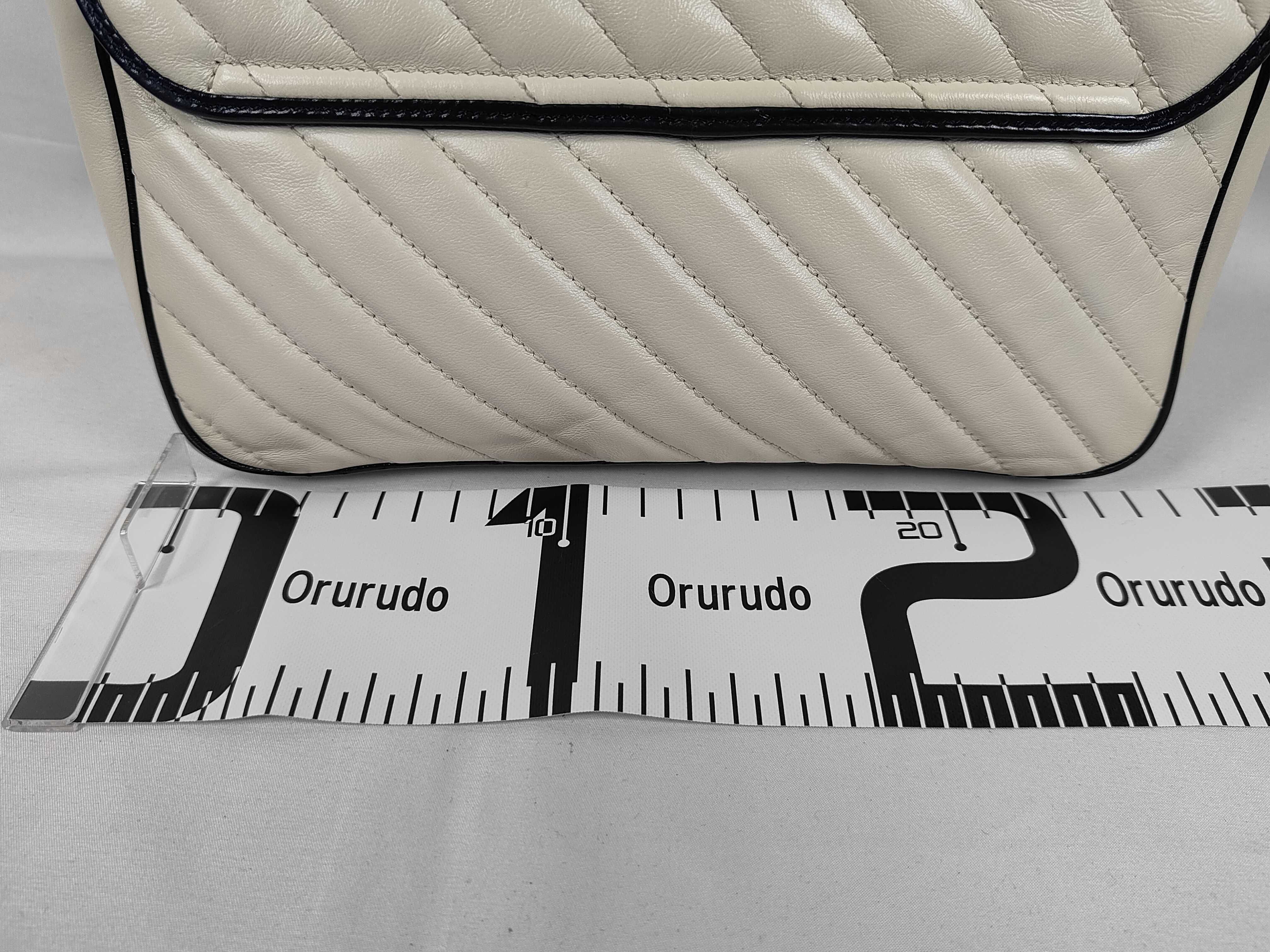 GG Marmont White Medium Shoulder Bag — view 2