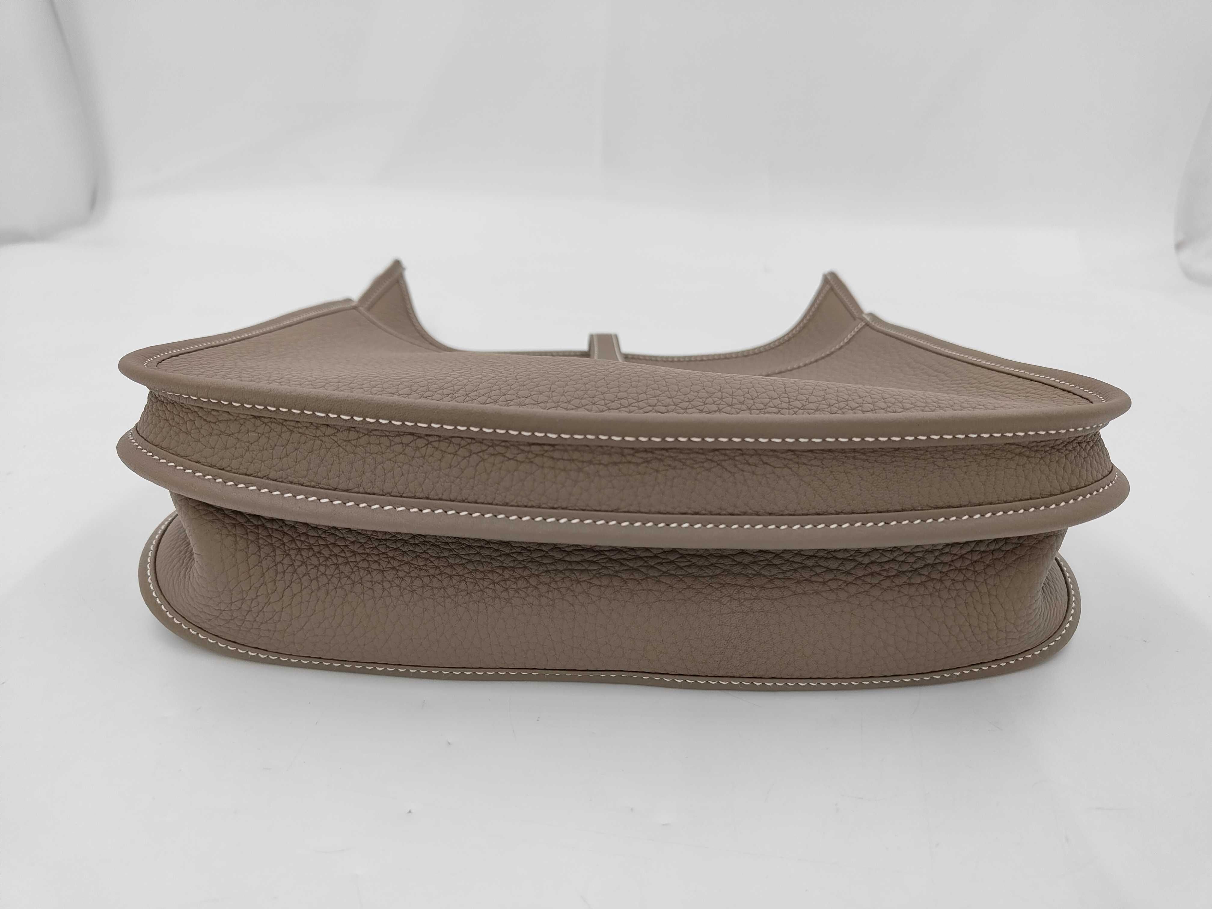 Evelyn PM Taurillon Etoupe Silver Hardware K Engraved Shoulder Bag — view 3