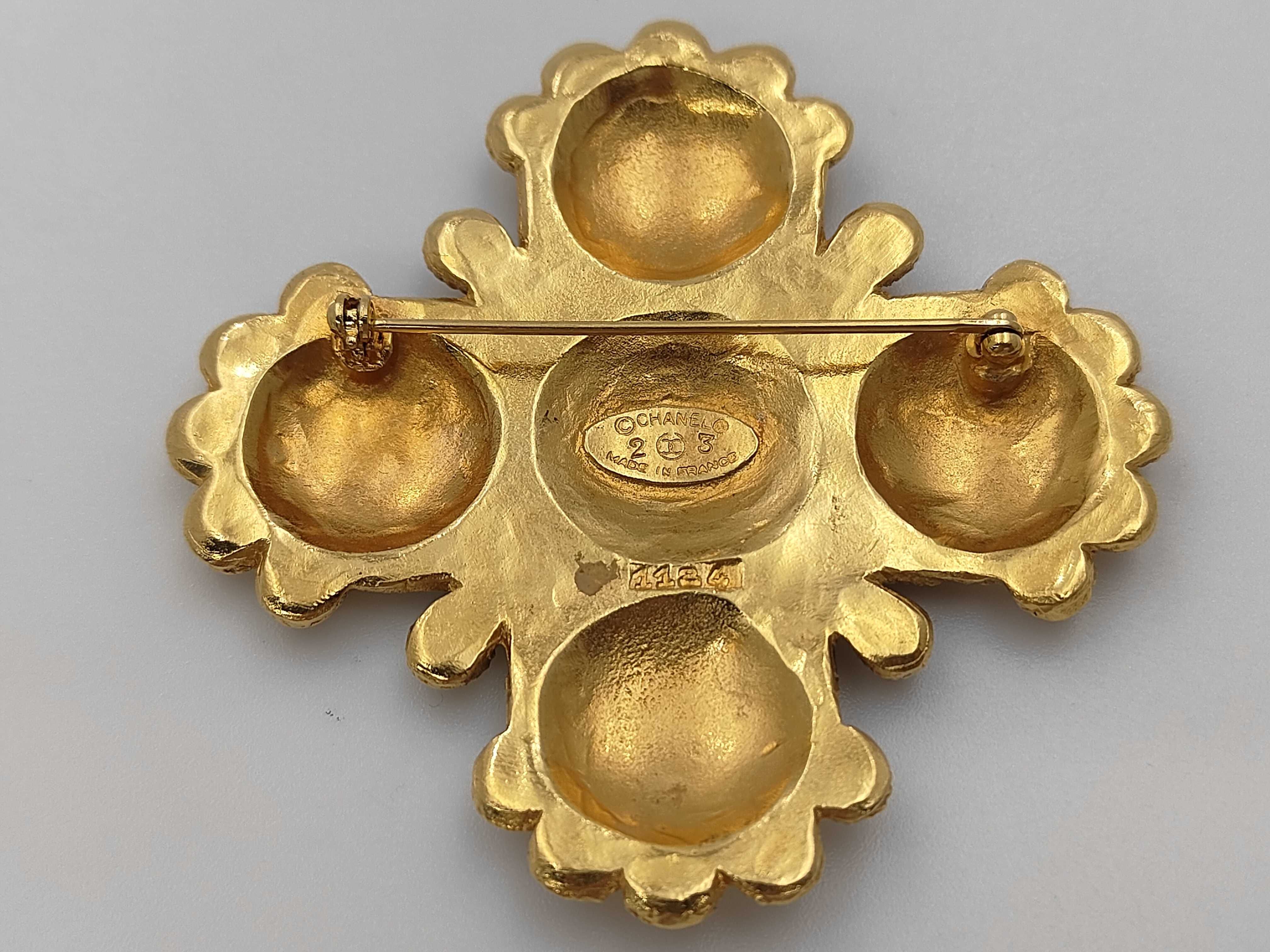 Vintage Cross Motif Brooch (Comment 2, 3) — view 2