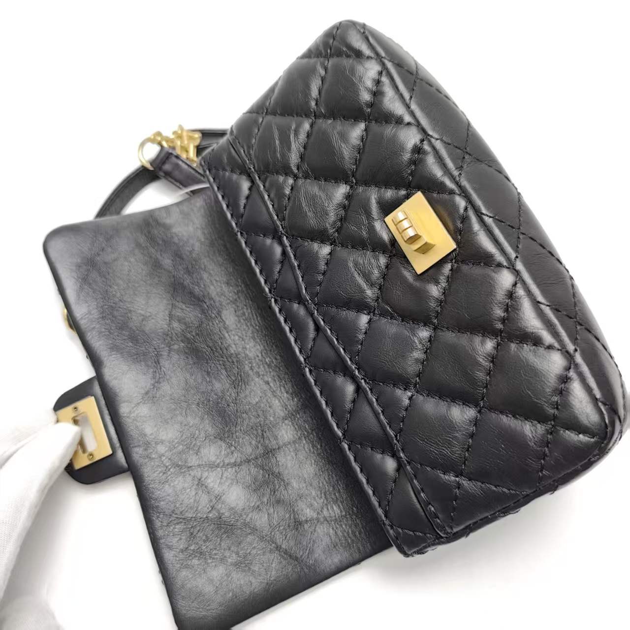 【*Shipped from: China*】CHANEL 2.55 Leather Waist Bag 26307470 — view 10