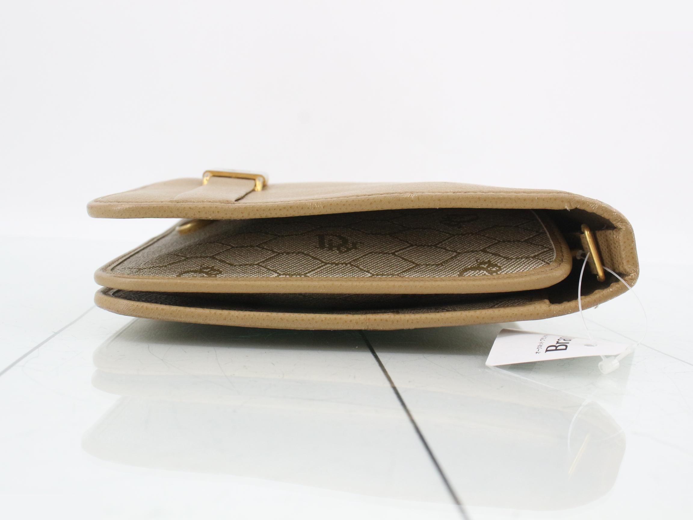 Leather logo plate 2-way clutch bag — view 3