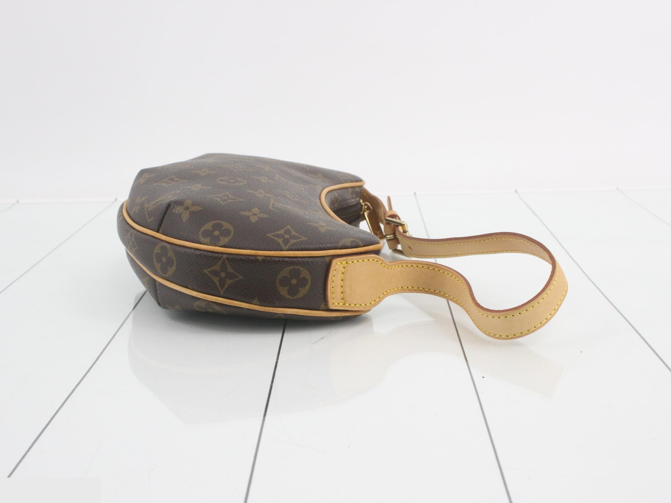 Croissant pouch — view 3