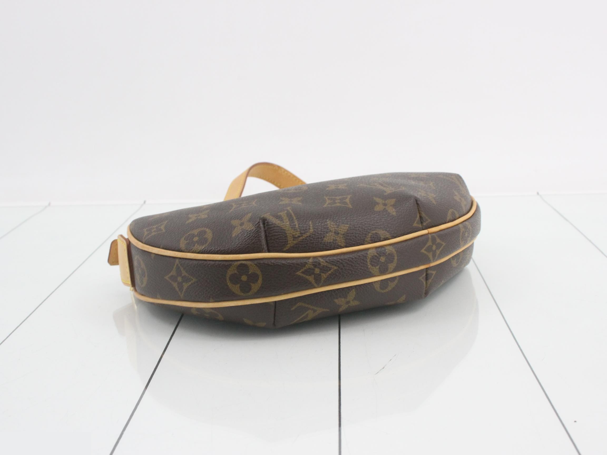 Croissant pouch — view 5