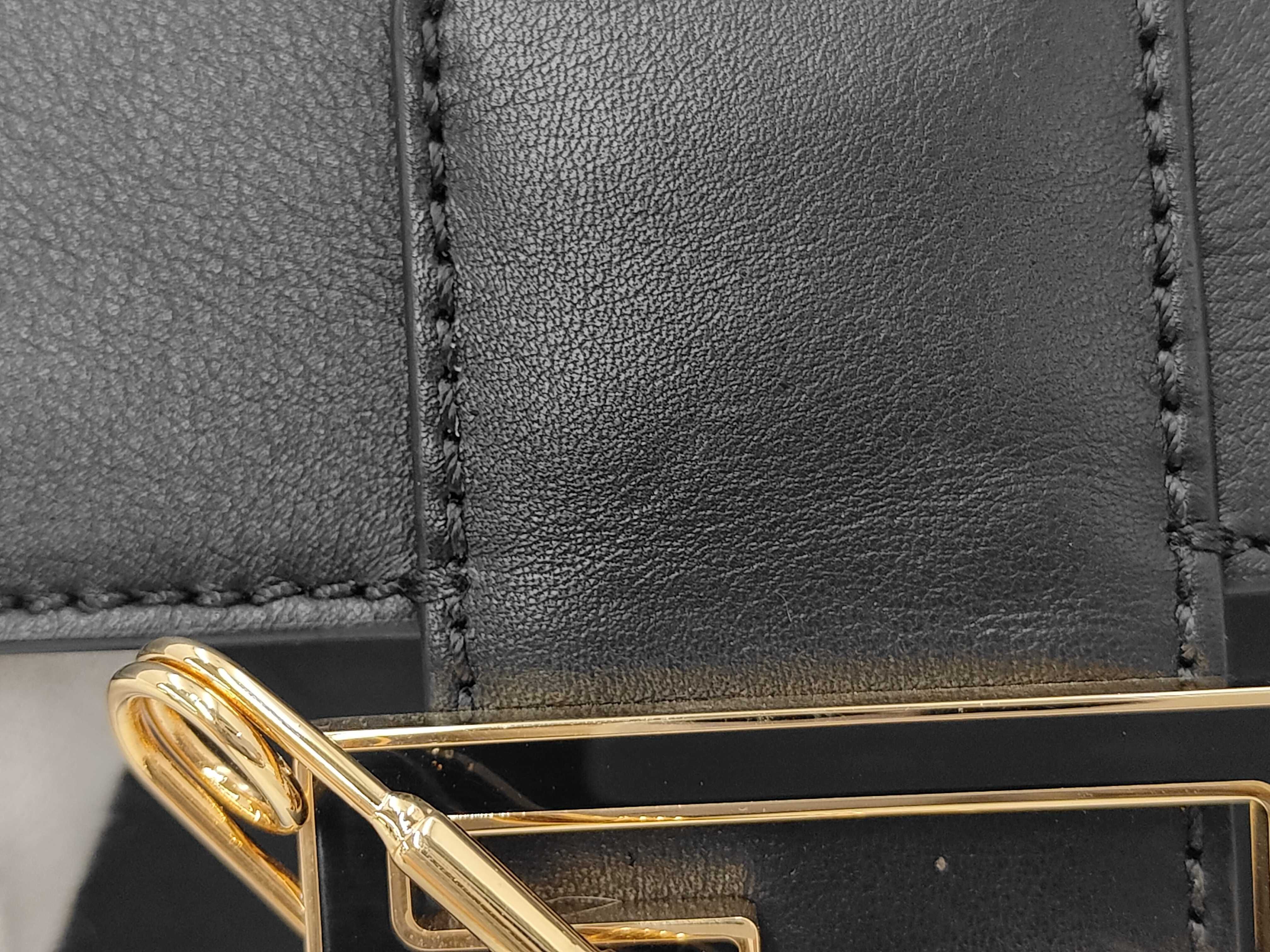 Brooch Baguette Bag Handbag — view 14