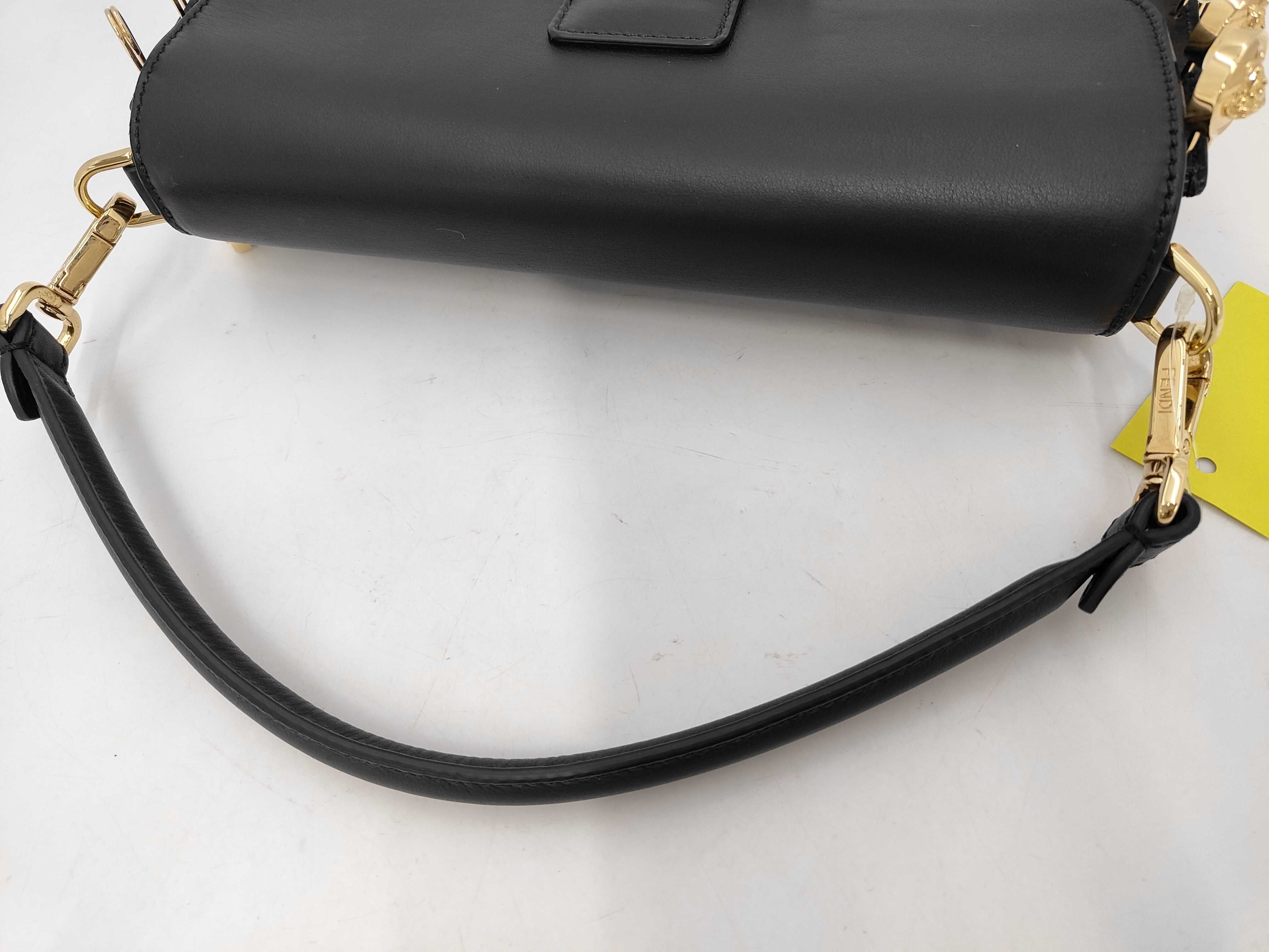 Brooch Baguette Bag Handbag — view 4