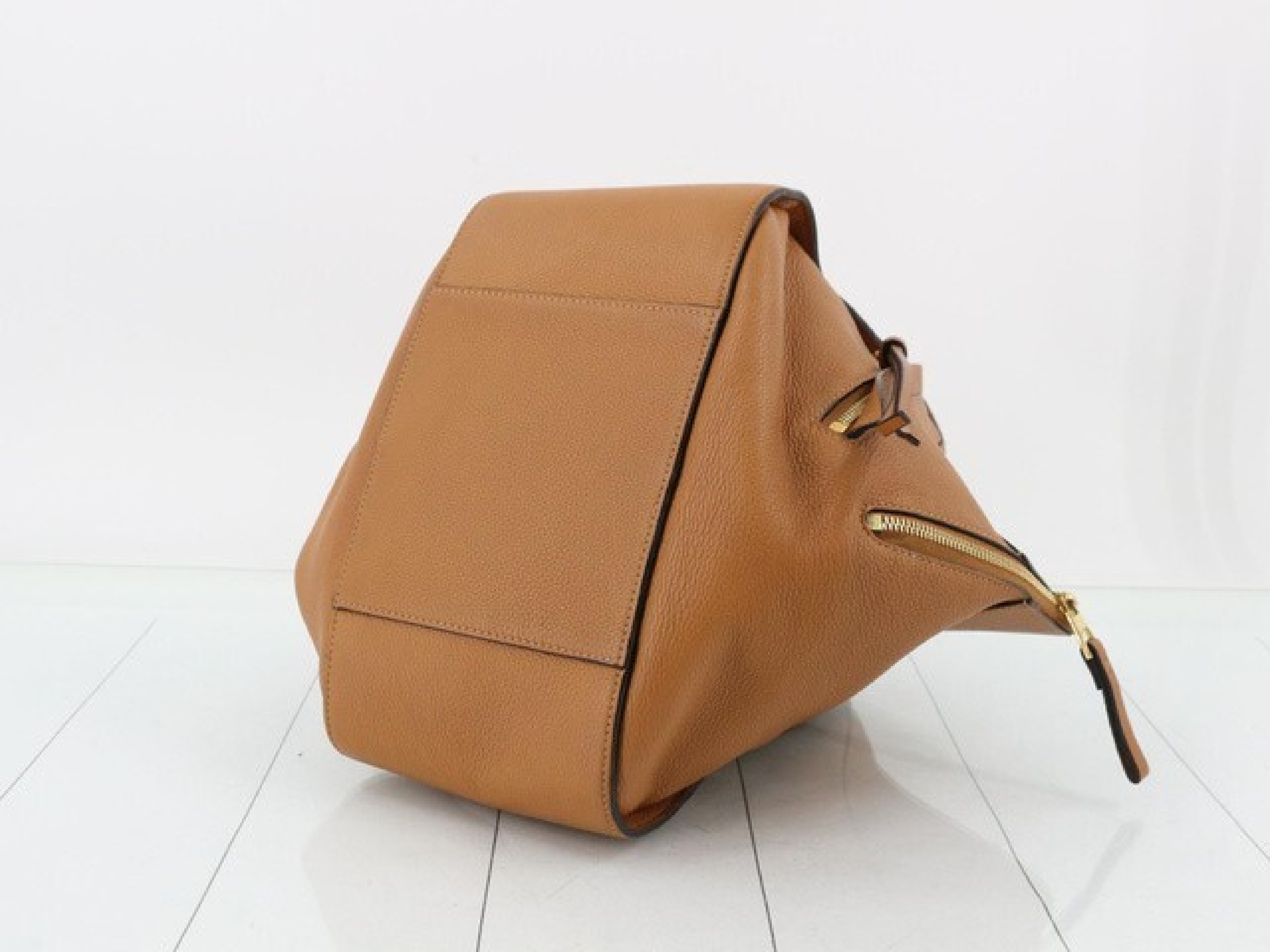 Hammock Leather Handbag Shoulder Bag — view 4