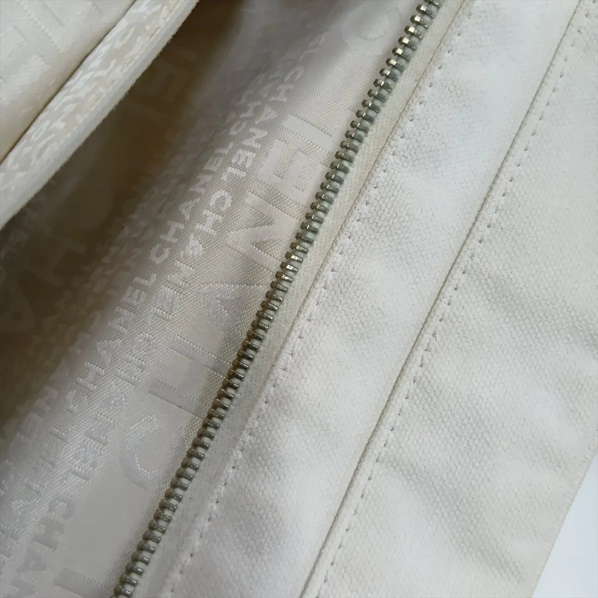 Marshmallow Canvas Tote Bag, White x Black, Gold Hardware, 8715877, Series 8 — view 13