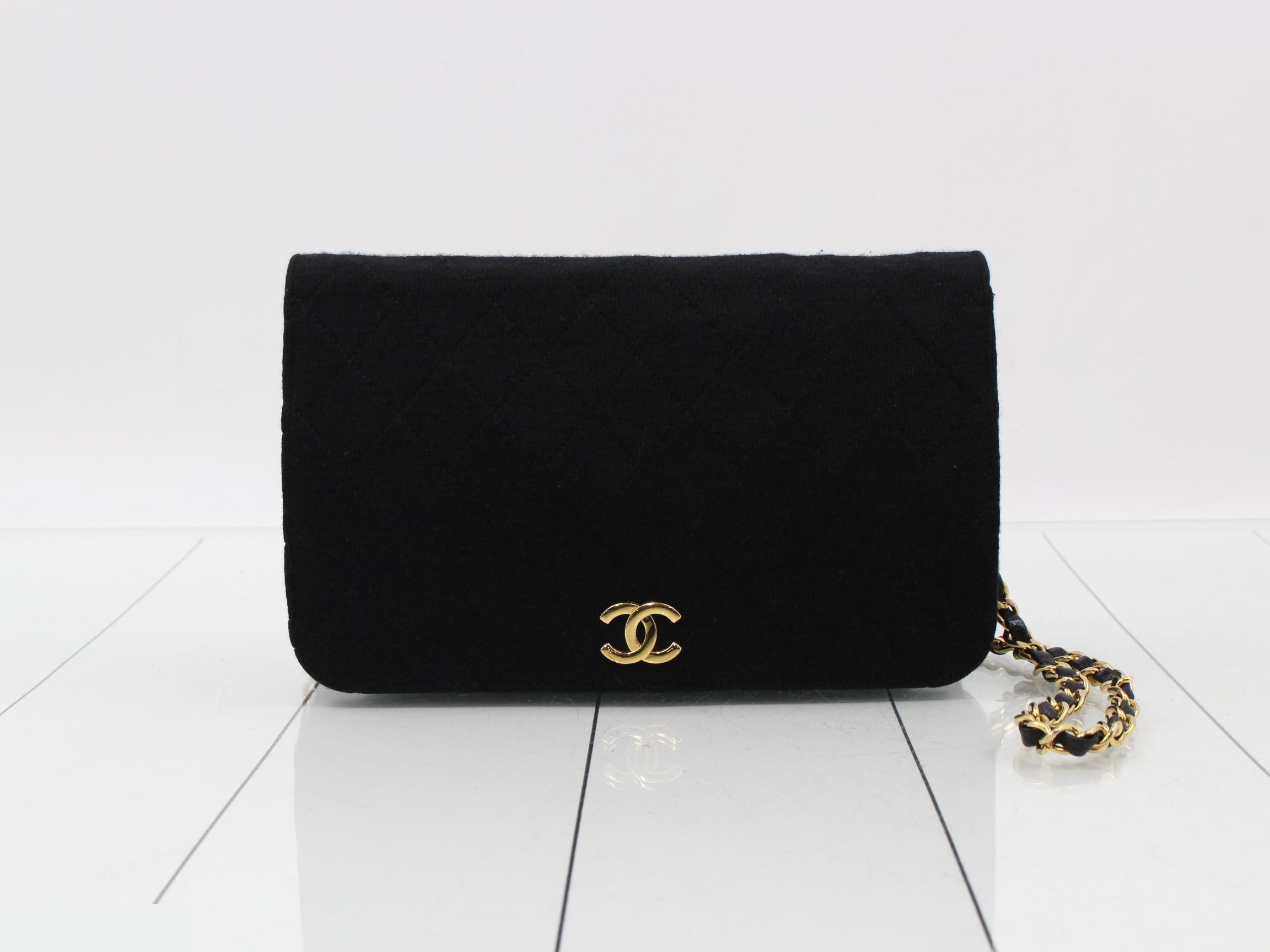 Matelassé Shoulder Bag