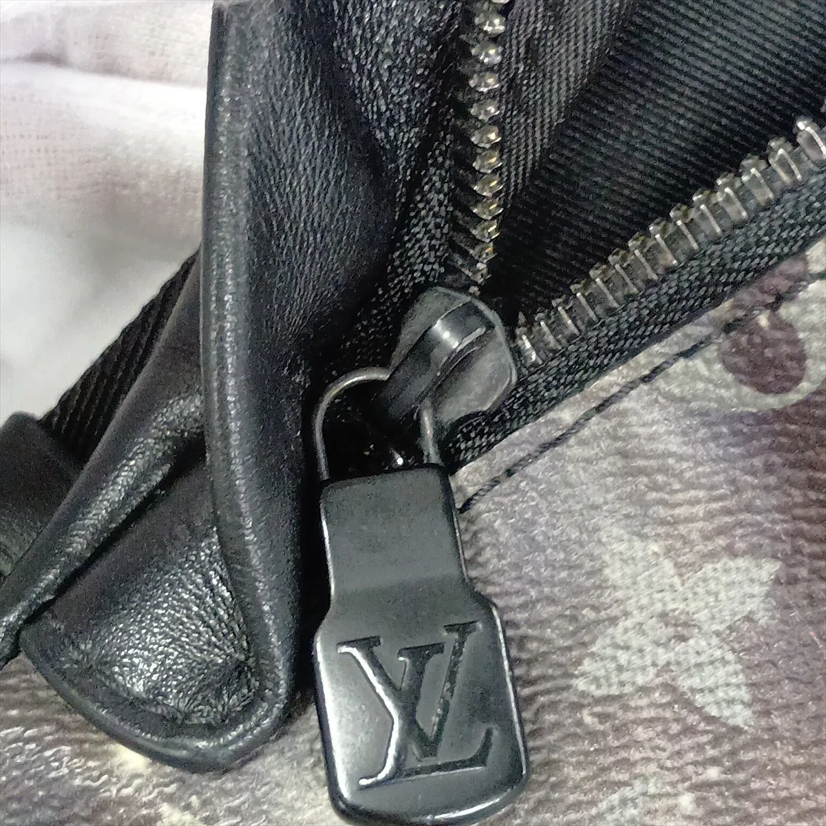 Monogram Galaxy Discovery Bum Bag M44444 Black (RFID detected) — view 12