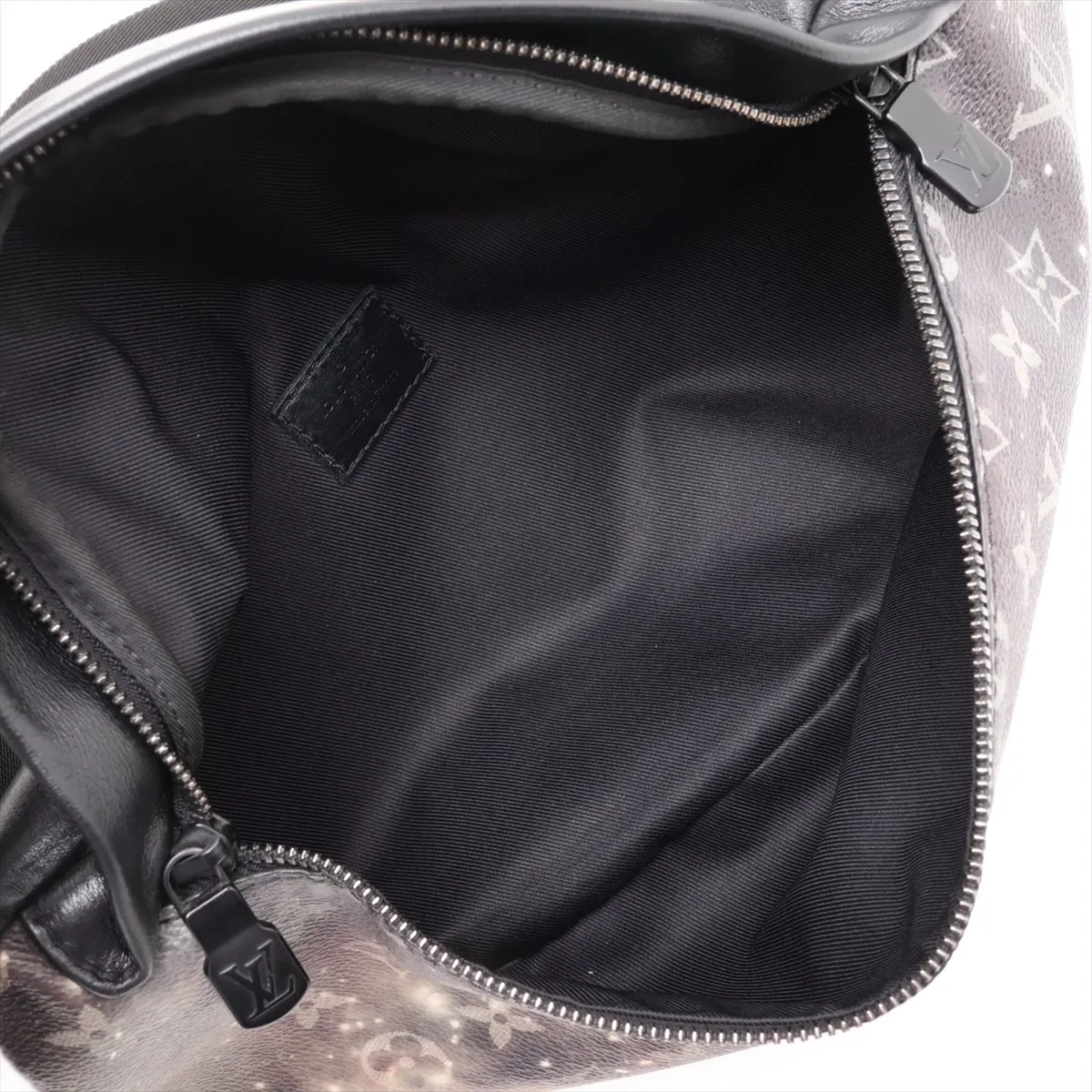 Monogram Galaxy Discovery Bum Bag M44444 Black (RFID detected) — view 6