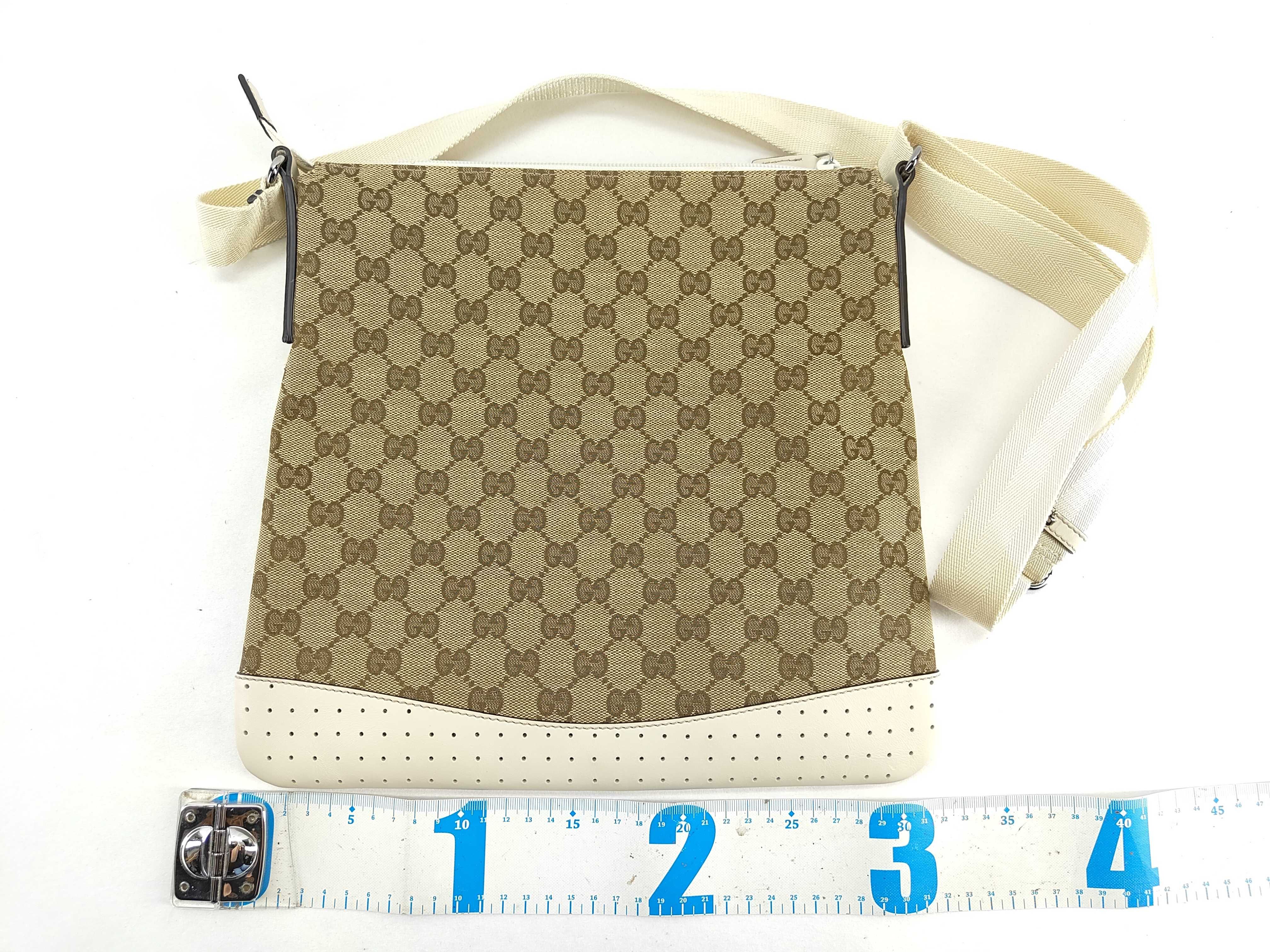 GG Canvas Shoulder Bag 145857 — view 2