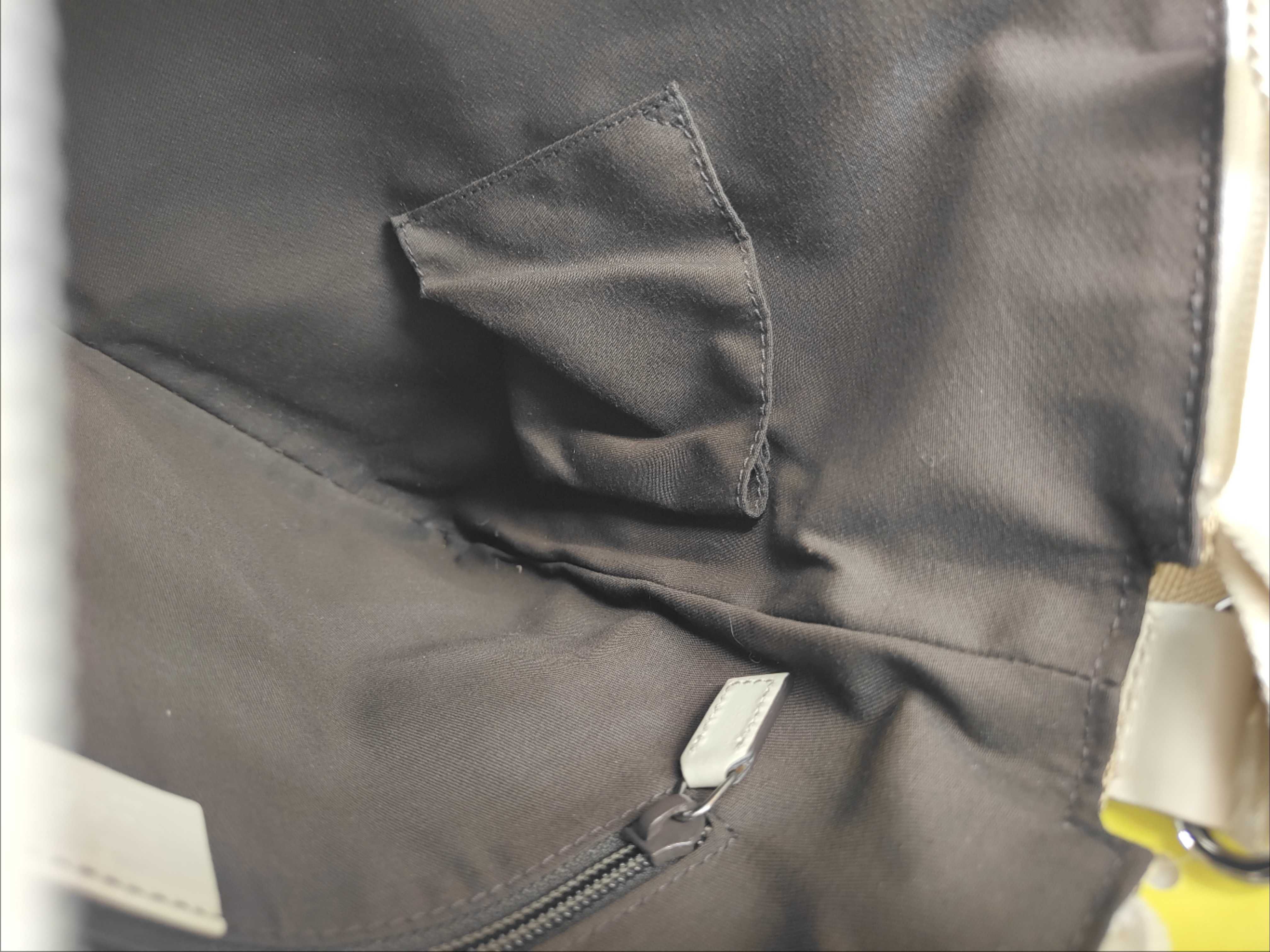 GG Canvas Shoulder Bag 145857 — view 15