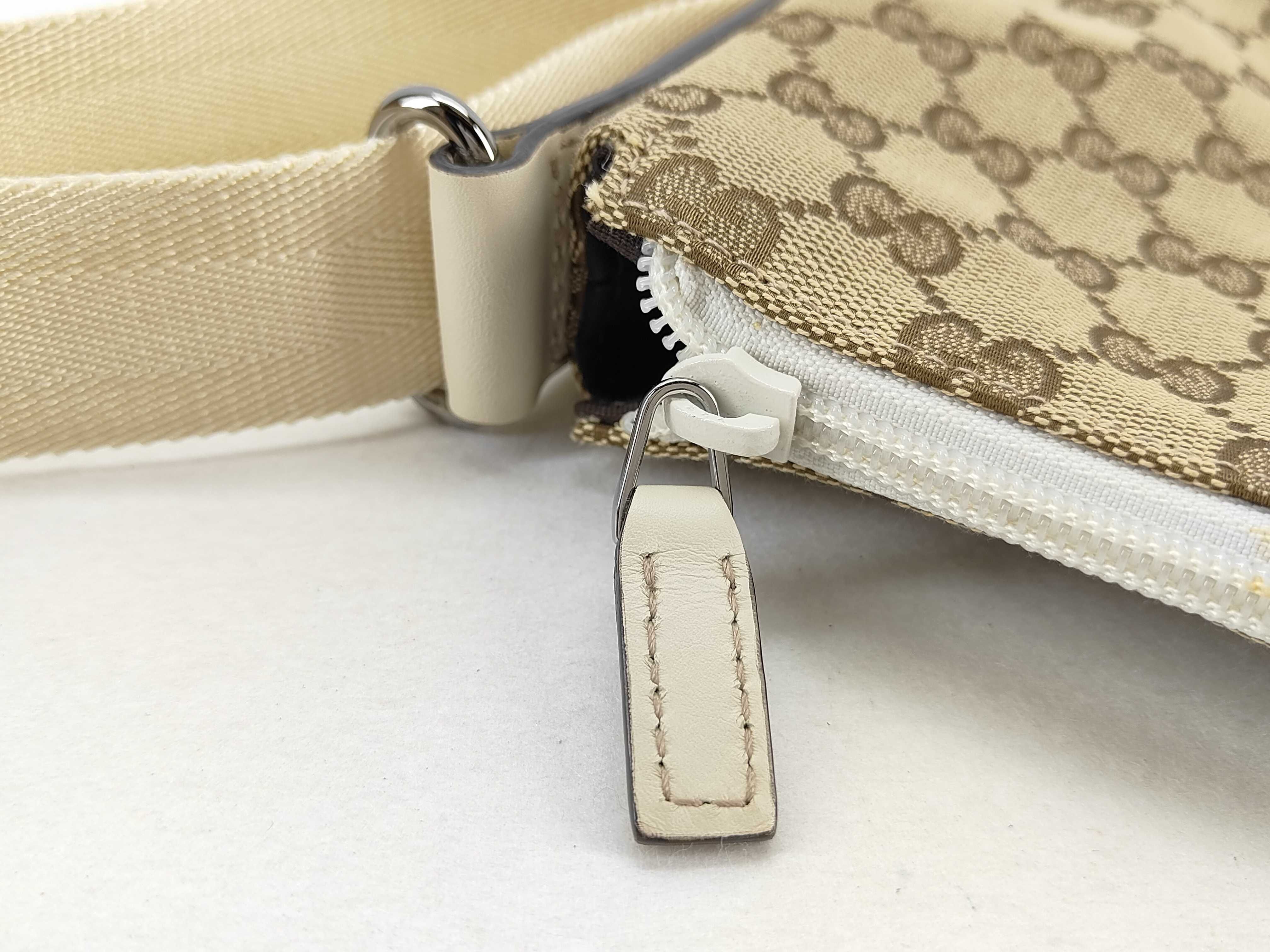GG Canvas Shoulder Bag 145857 — view 7