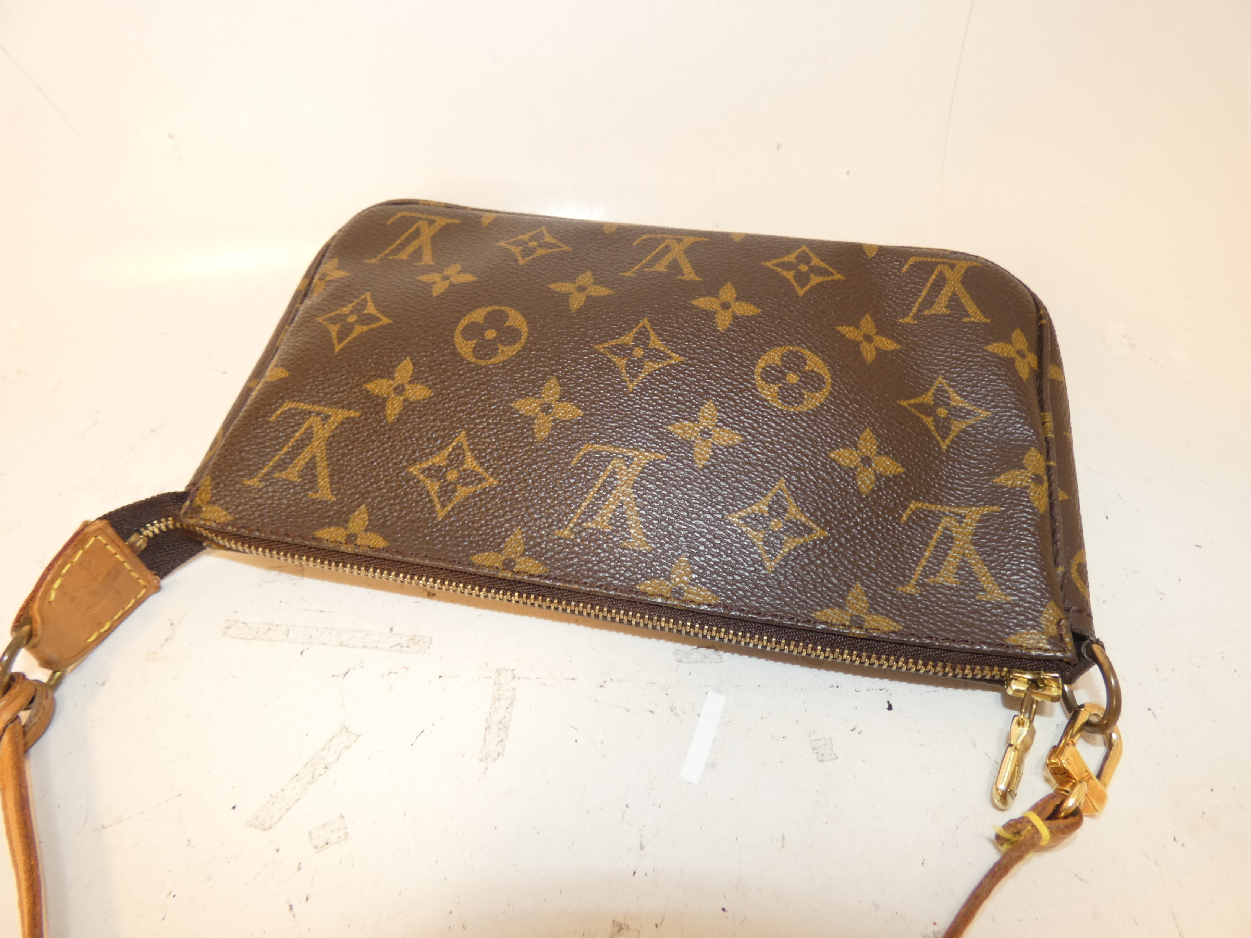 Accessoires Monogram Pouch — view 3