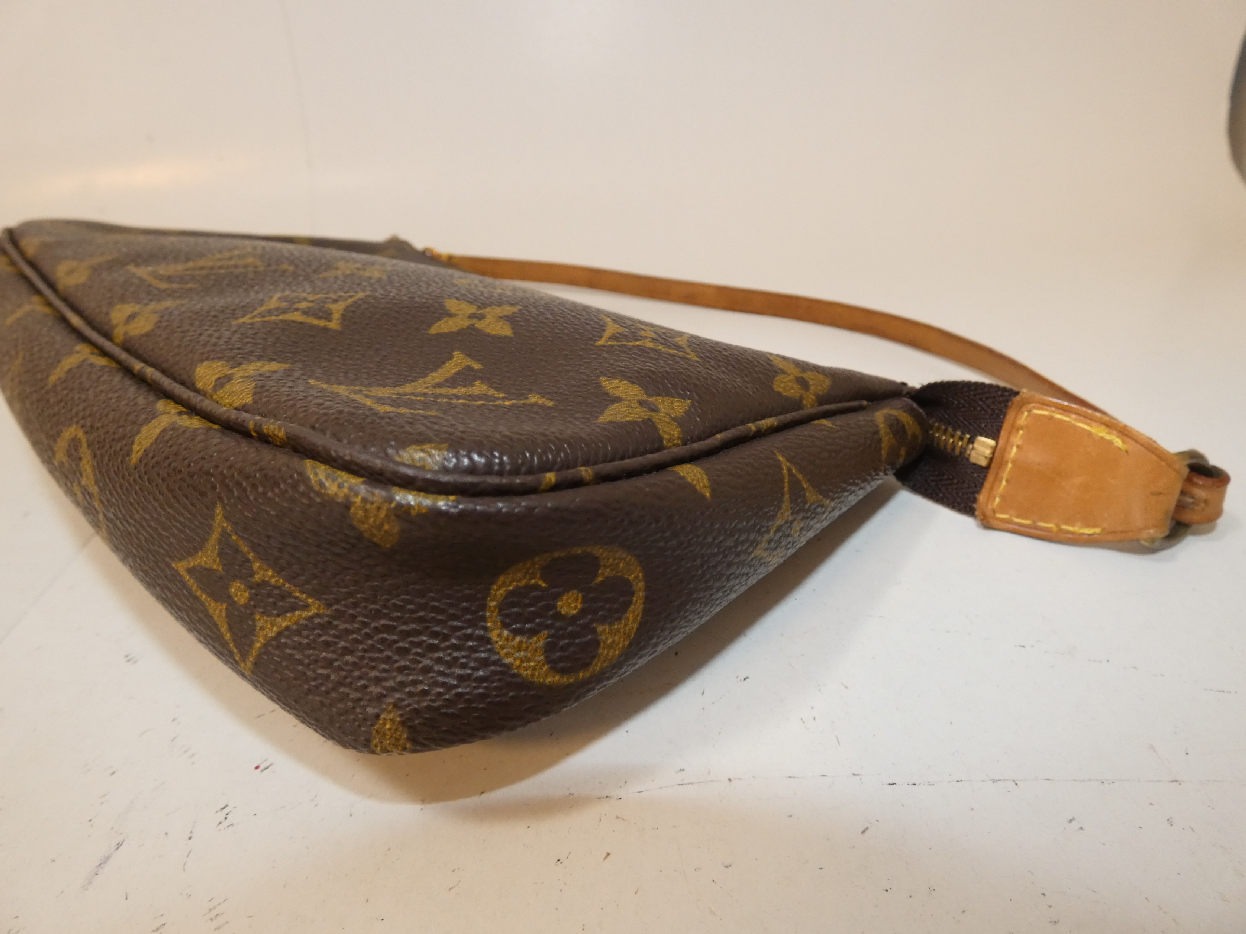Accessoires Monogram Pouch — view 7