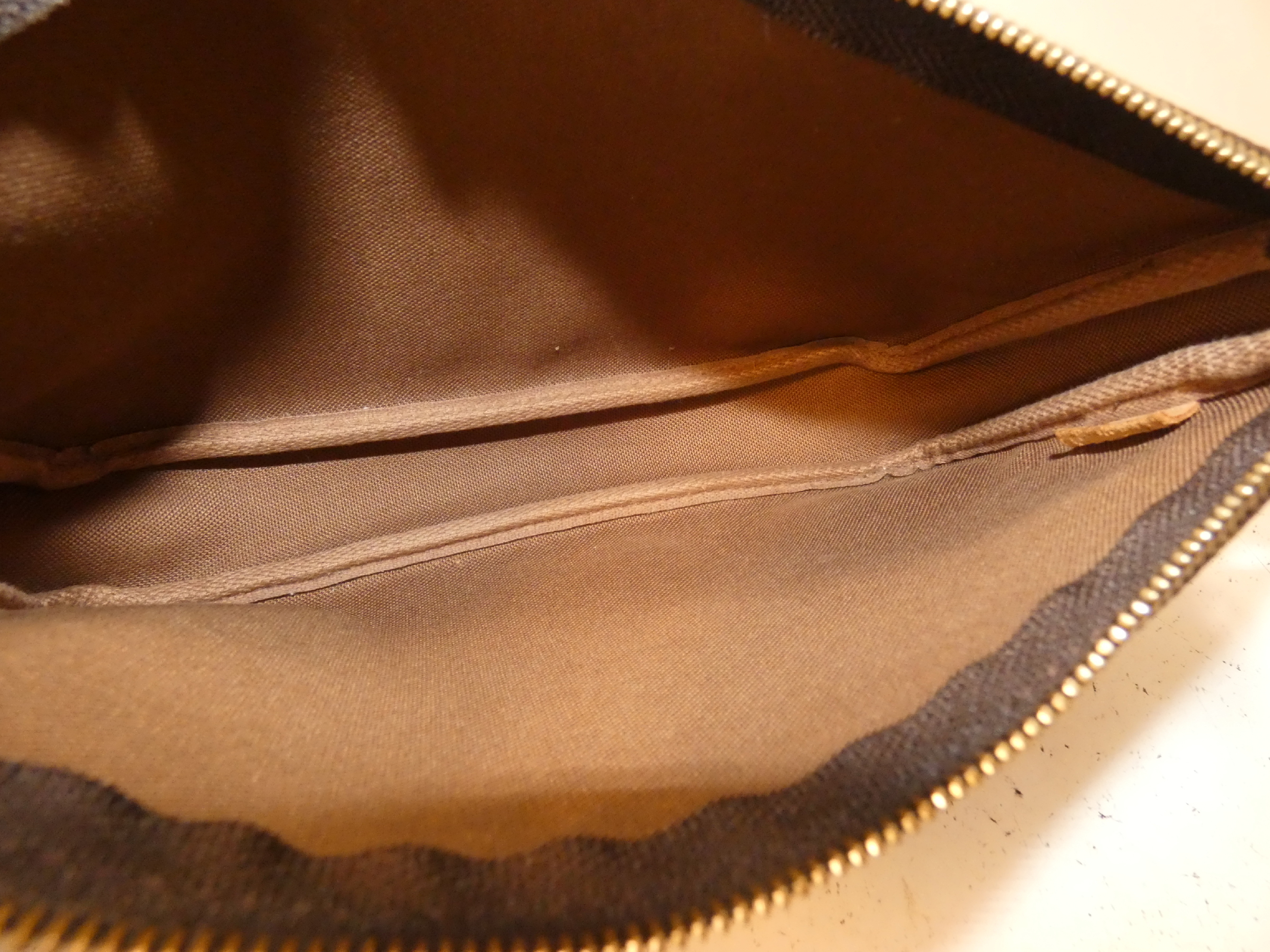 Accessoires Monogram Pouch — view 8