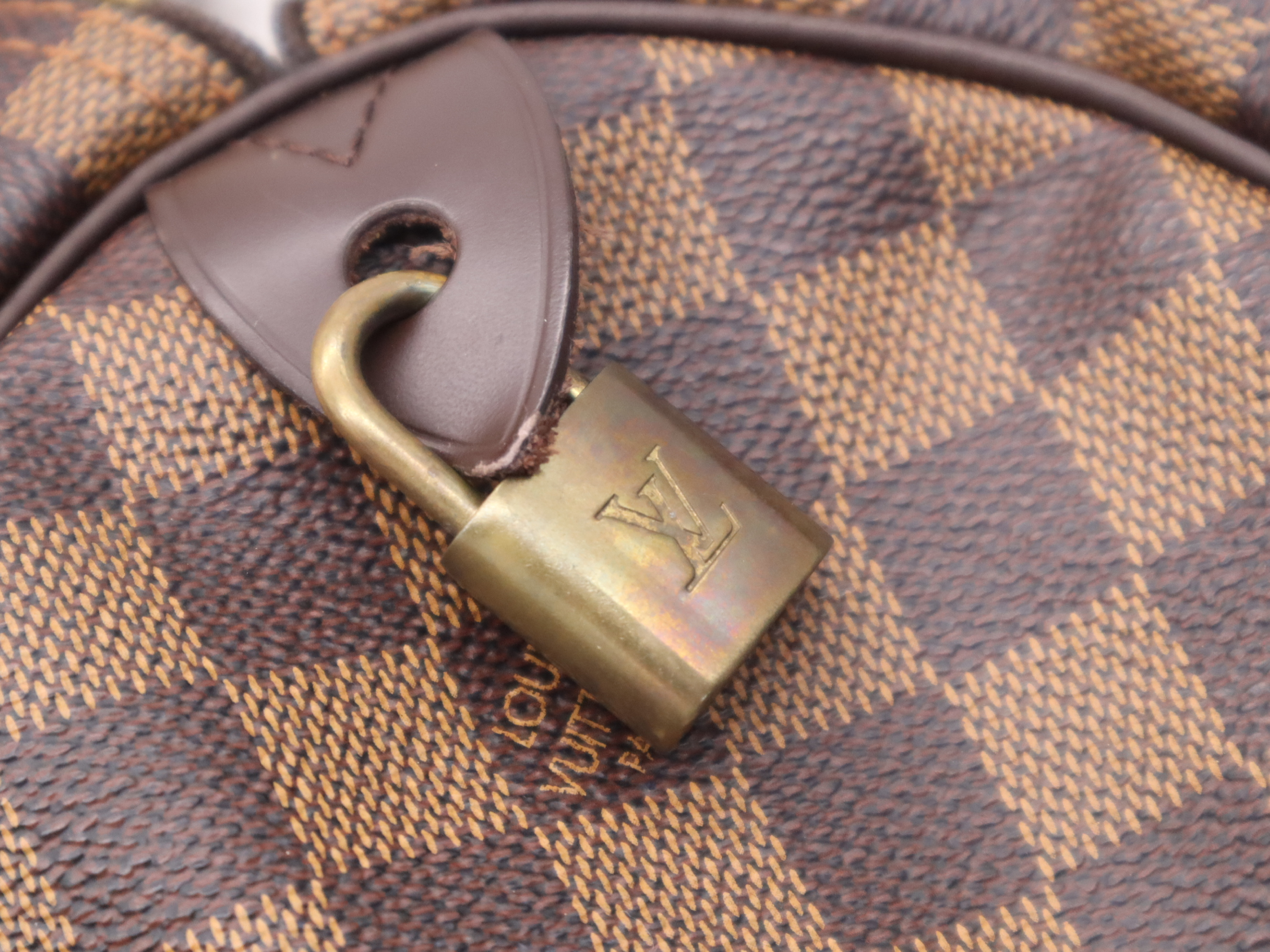 N41531 Damier Speedy 30 (Old Model) Handbag with Padlock, 2 Keys, and Dust Bag — view 11