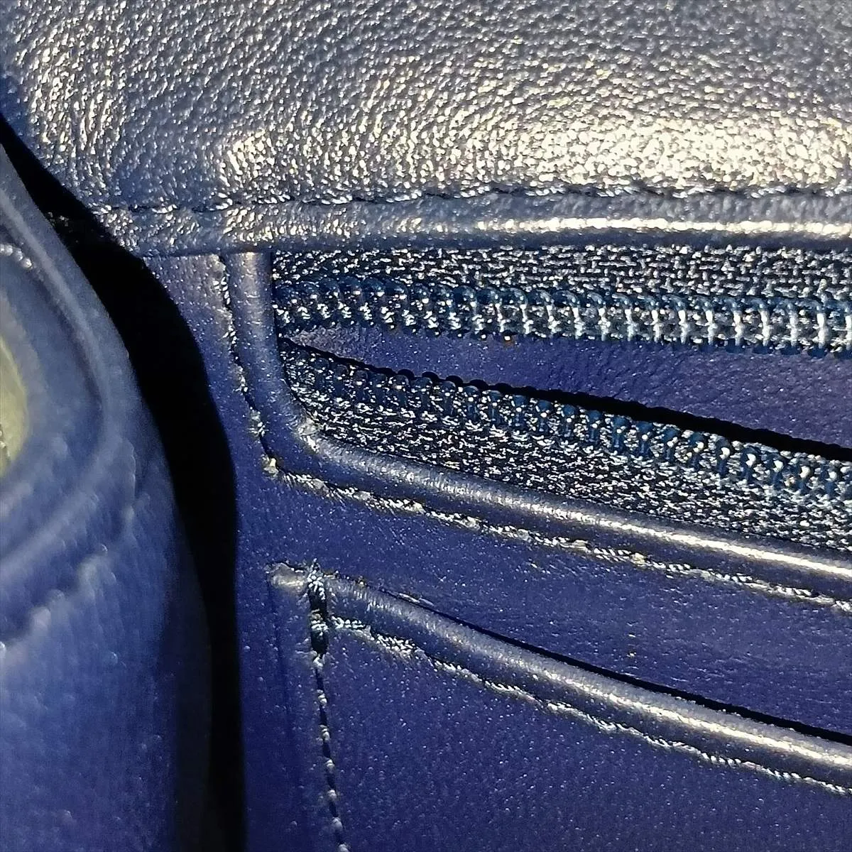 [Individually packaged] Chanel Matelassé Lambskin 2-Way Handbag, Top Handle, Navy, Gold Hardware, A9H832T8, Random Plate — view 14