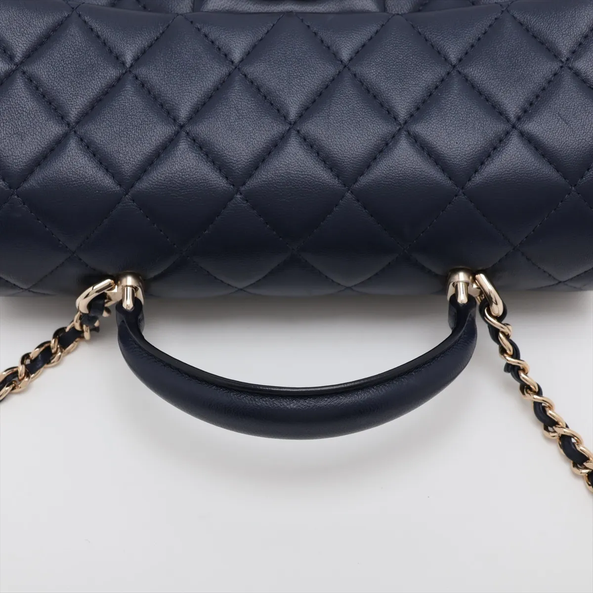 [Individually packaged] Chanel Matelassé Lambskin 2-Way Handbag, Top Handle, Navy, Gold Hardware, A9H832T8, Random Plate — view 5