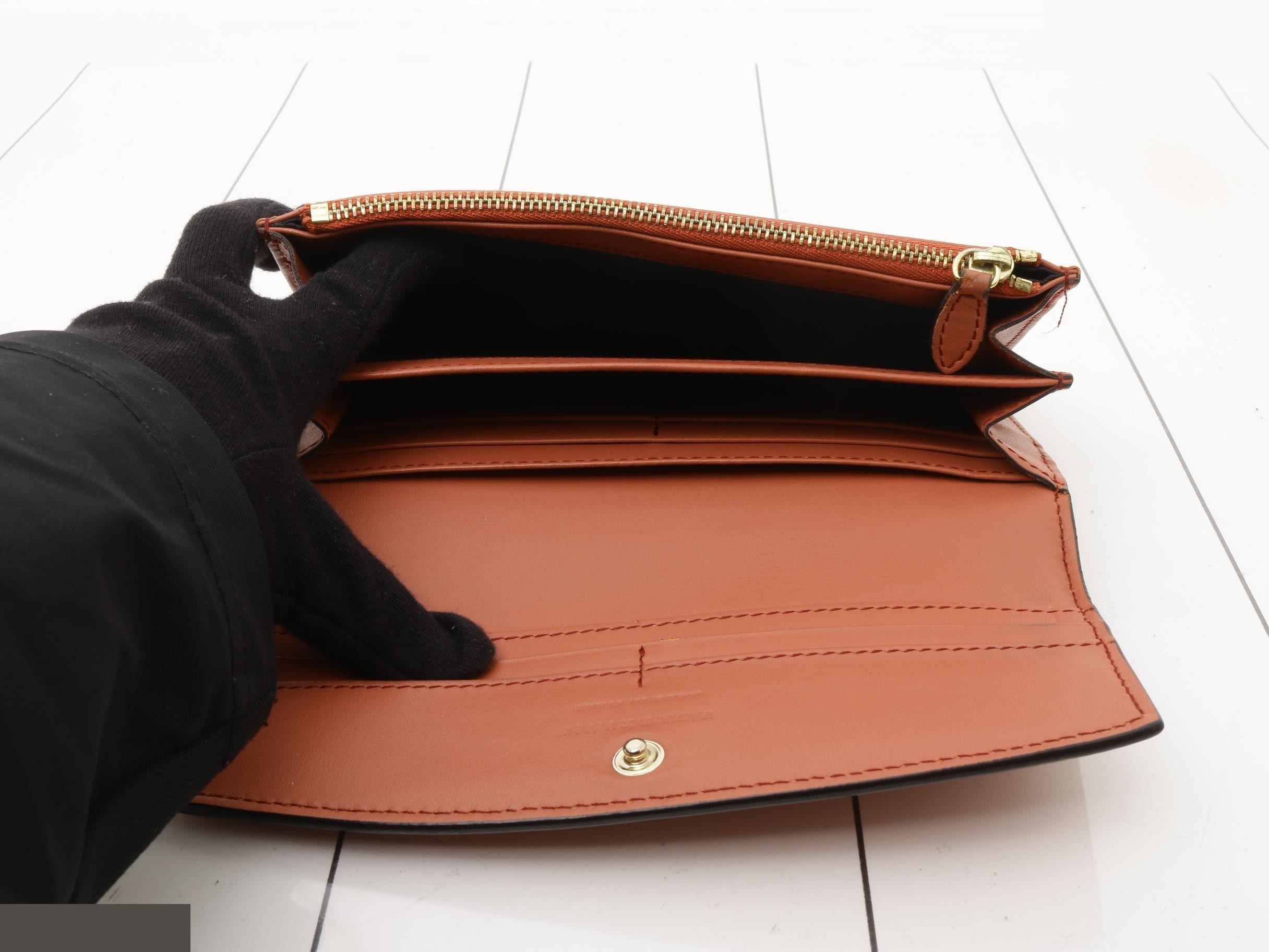 Other lines: Bags and Wallets — view 4
