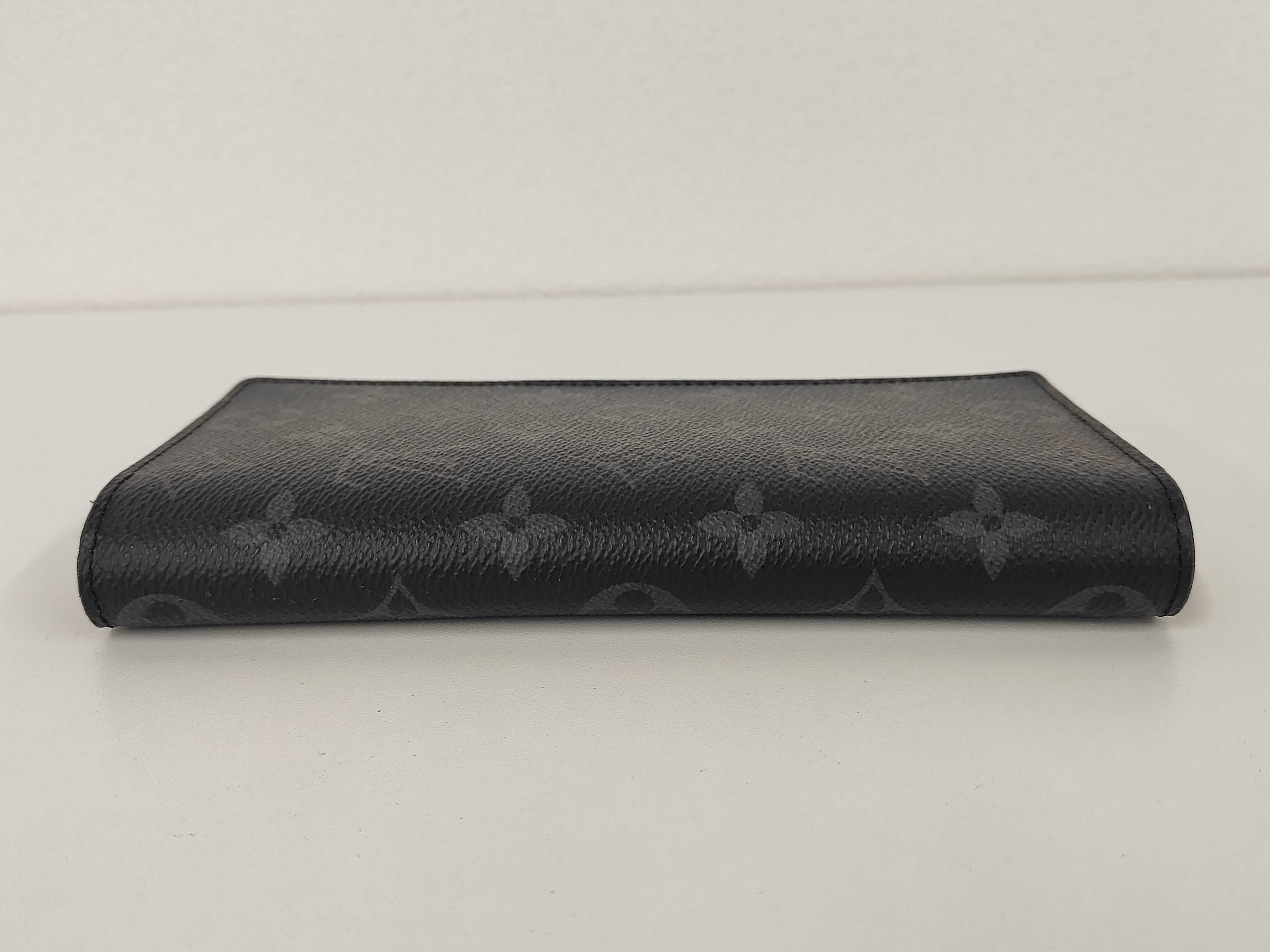 Monogram Eclipse Portefeuille Plaza M61697 Wallet — view 9