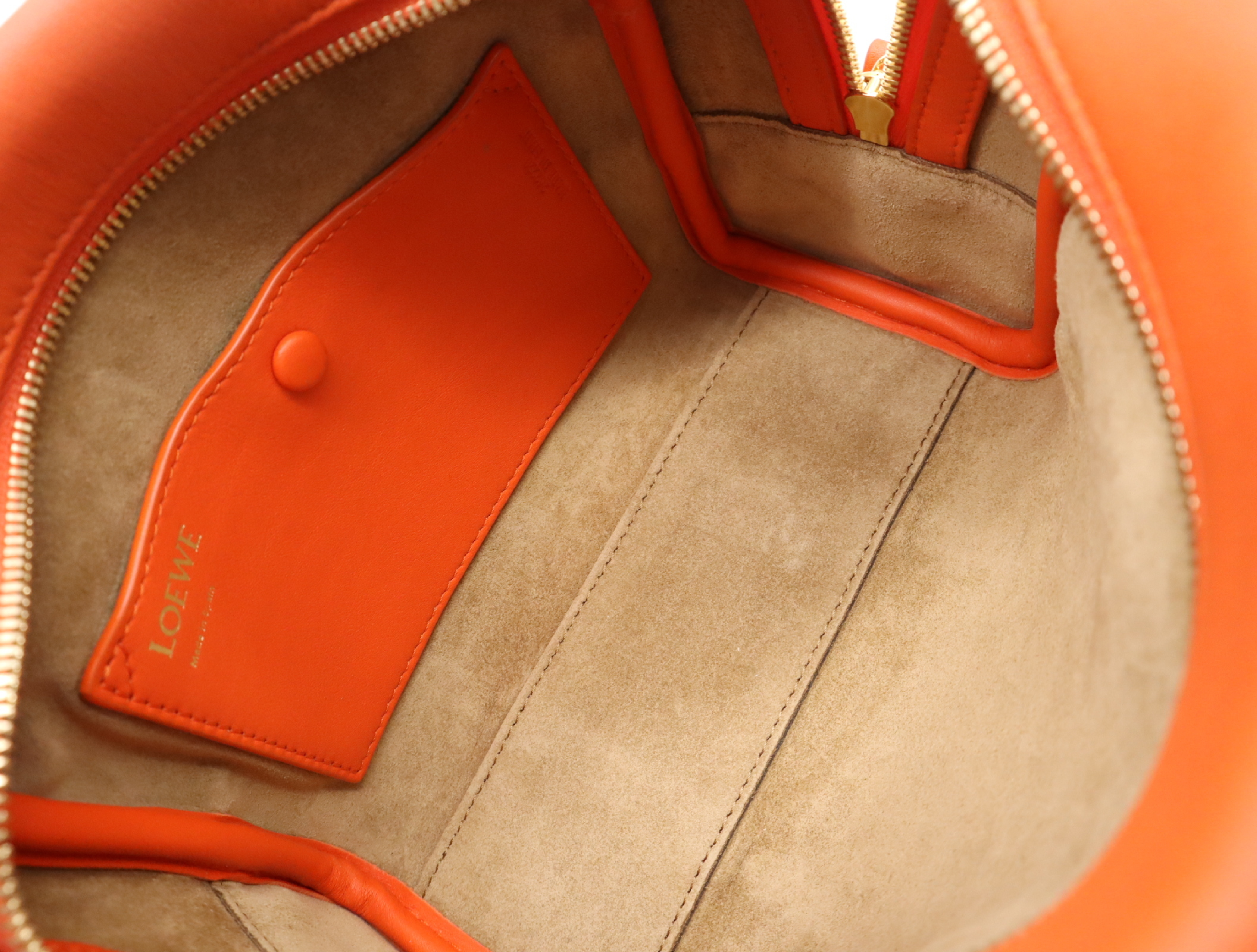 Leather Amazona 16 Square Handbag, Orange, with Shoulder Strap, Dust Bag x2, Padlock, and Keys x2 (Shoulder Bag) — view 13