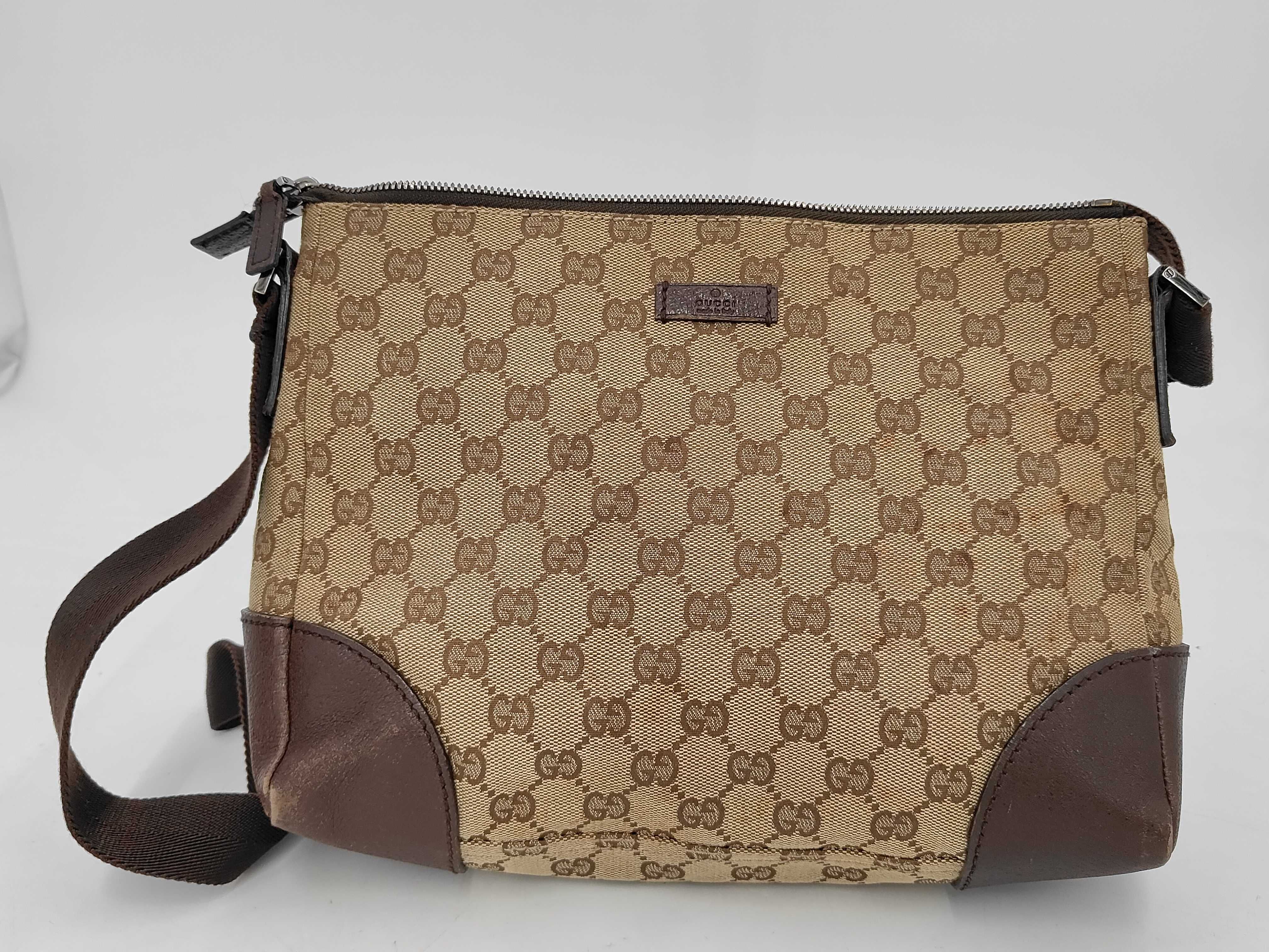 GG Canvas Shoulder Bag