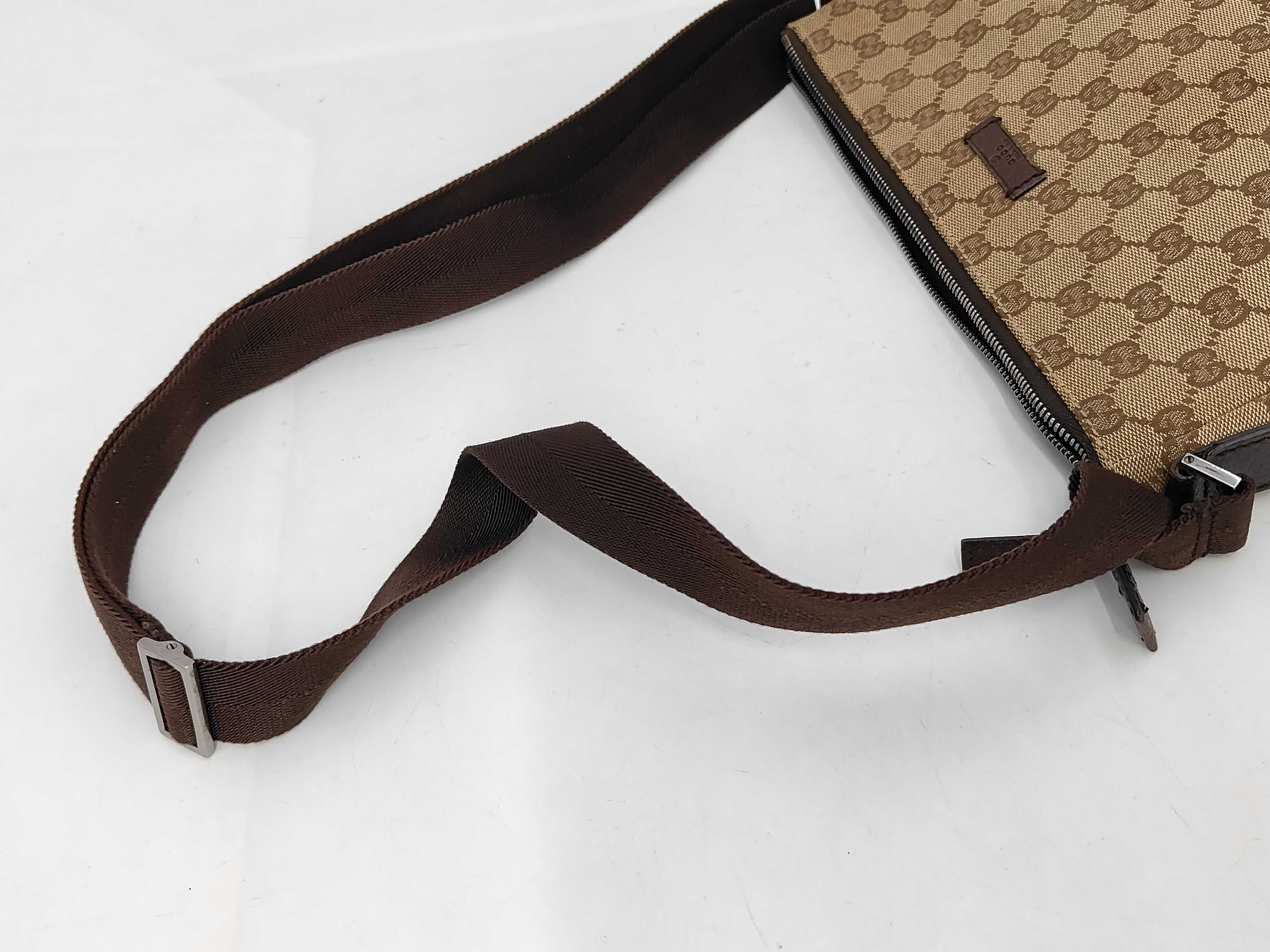 GG Canvas Shoulder Bag — view 5
